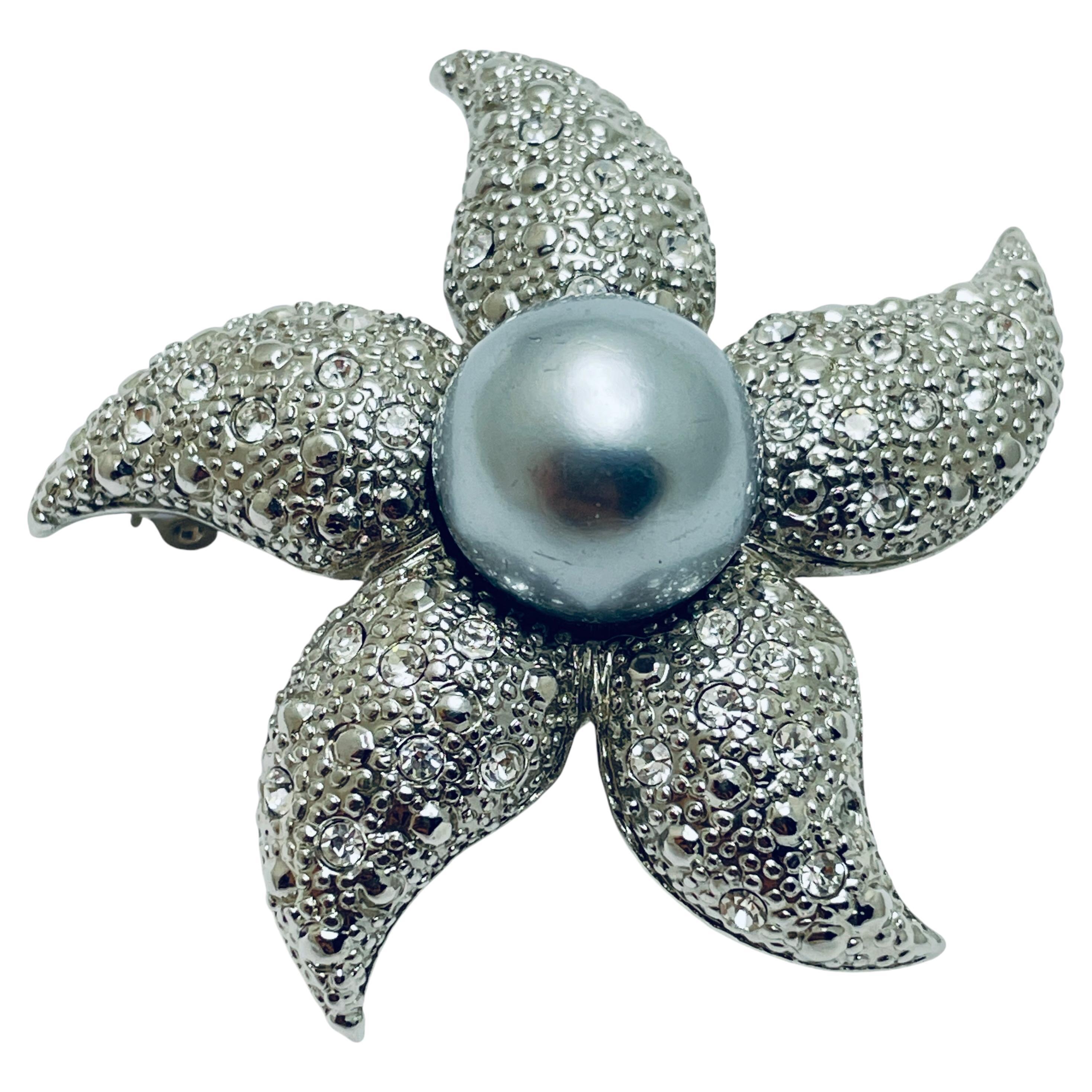 Spilla vintage con stella marina in argento, strass e perle di design in vendita