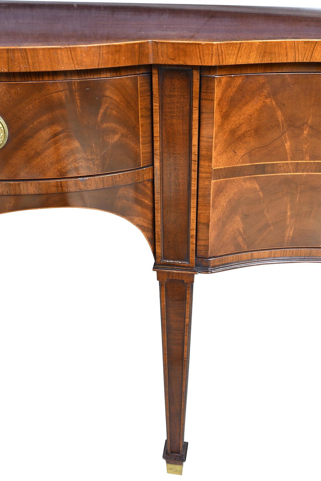 Late 20th Century Vintage Stately Homes Sheraton-Style Sideboard in Mahogany by Baker Furniture