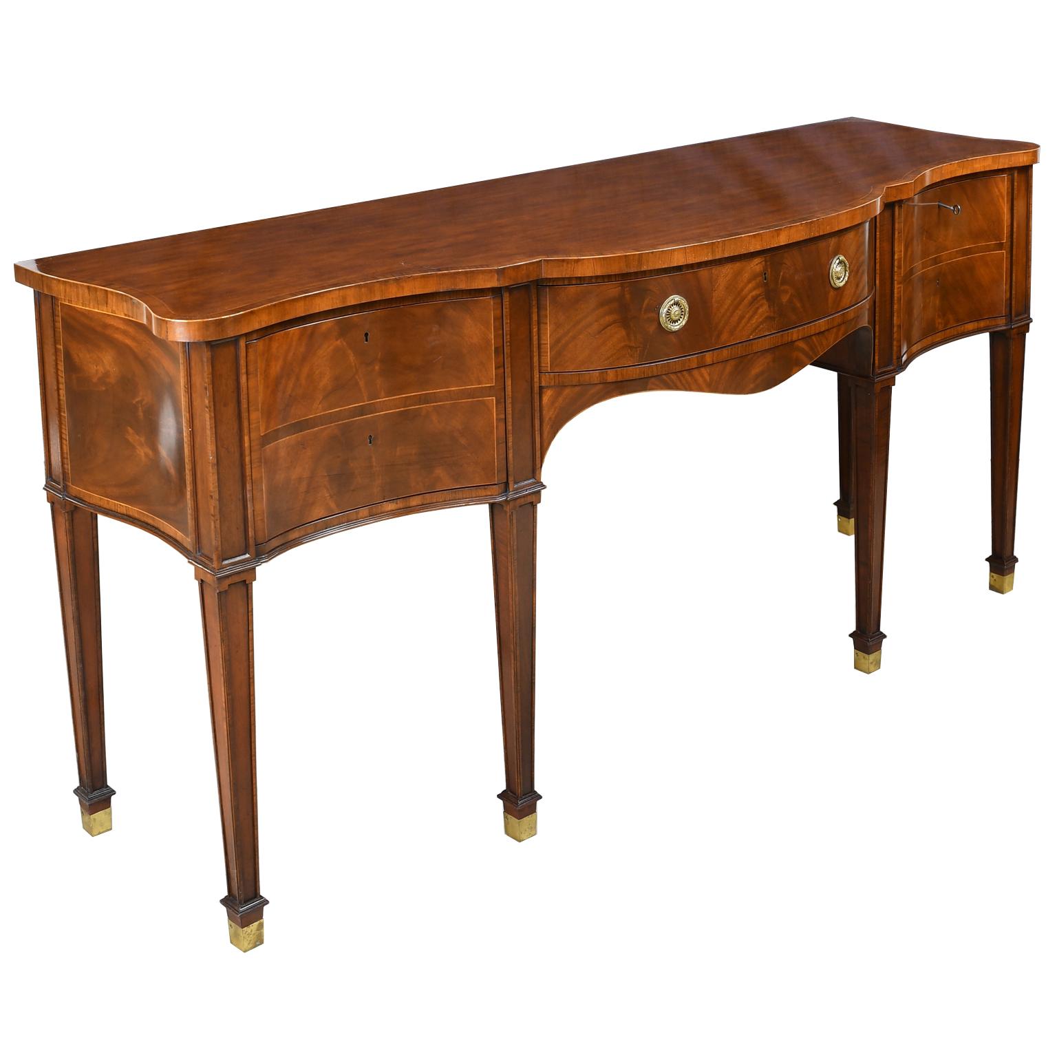 Vintage Stately Homes Sheraton-Style Sideboard in Mahogany by Baker Furniture 2