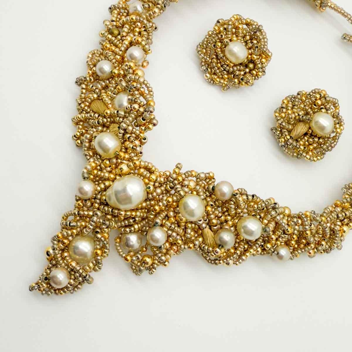 De las mujeres Conjunto vintage de collar y pendientes de perlas con cuentas años 70 en venta