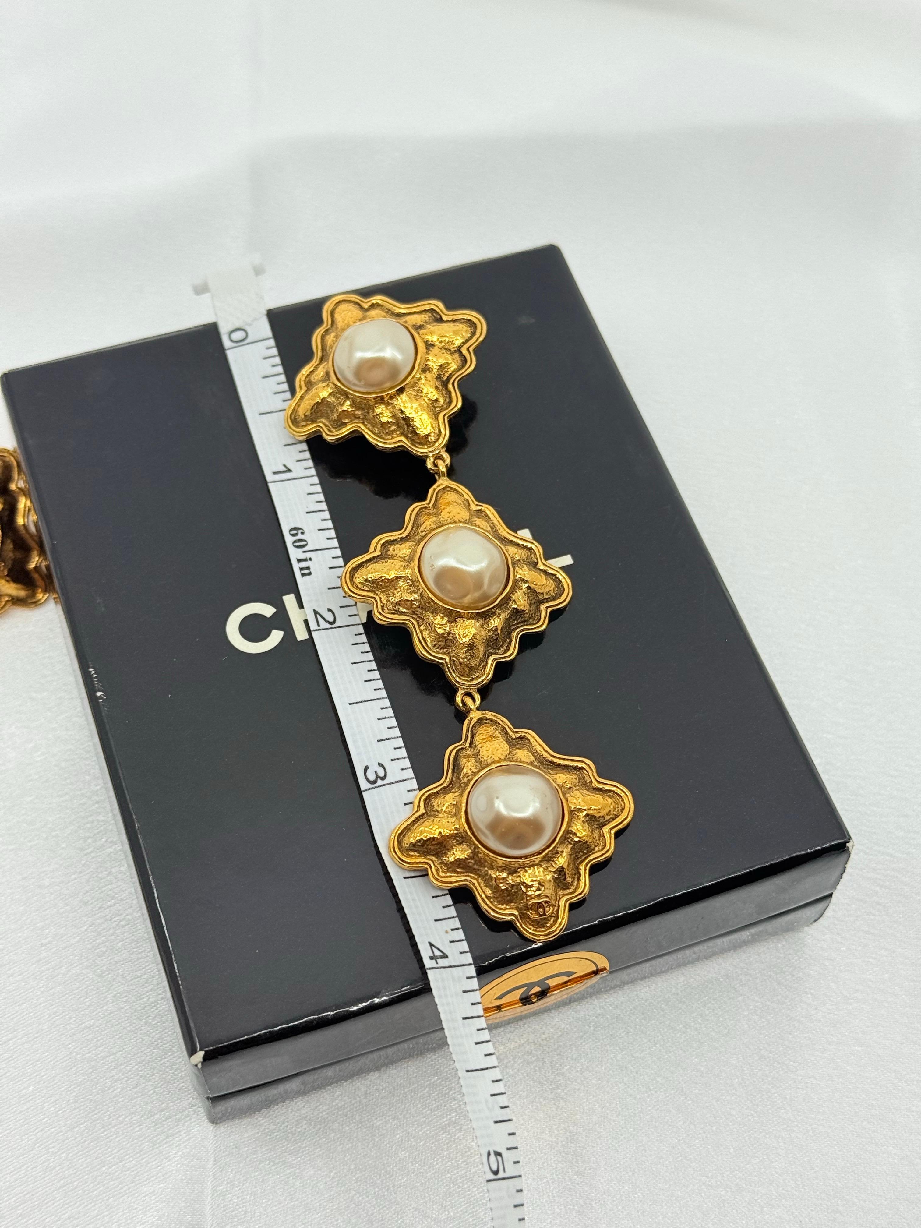 Vintage Statement Chanel Gold Perle Tropfen baumeln Clip auf Ohrringe im Angebot 3