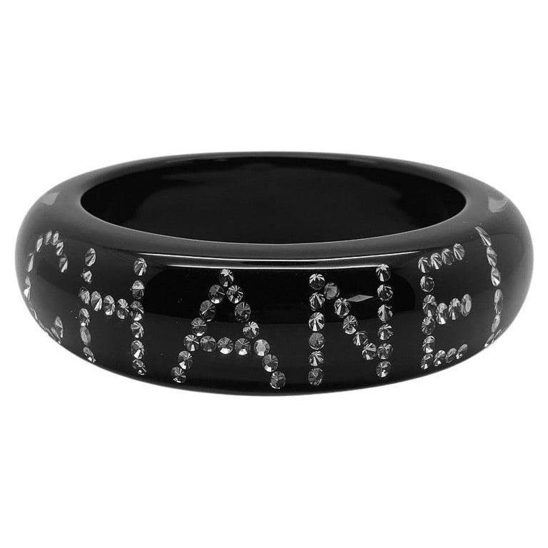 Vintage Statement Chanel Résine & Cristal CHANEL Spellout Bangle 2003 Collection en vente