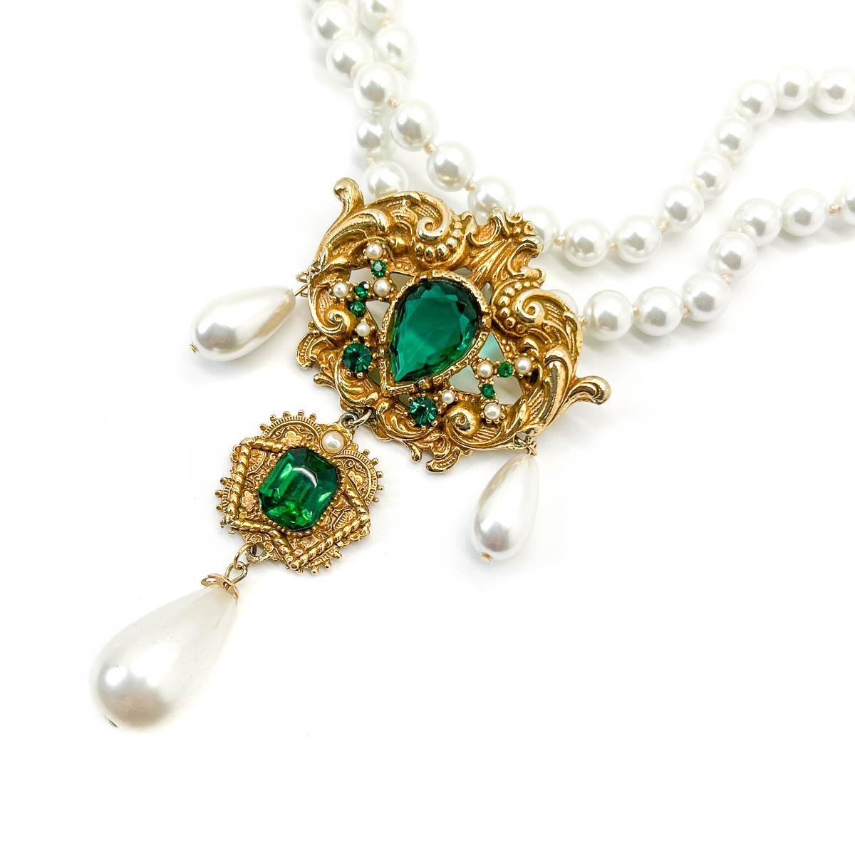 Women's or Men's Vintage Statement Coro Renaissance Pearl Drop Pendant 1960s For Sale
