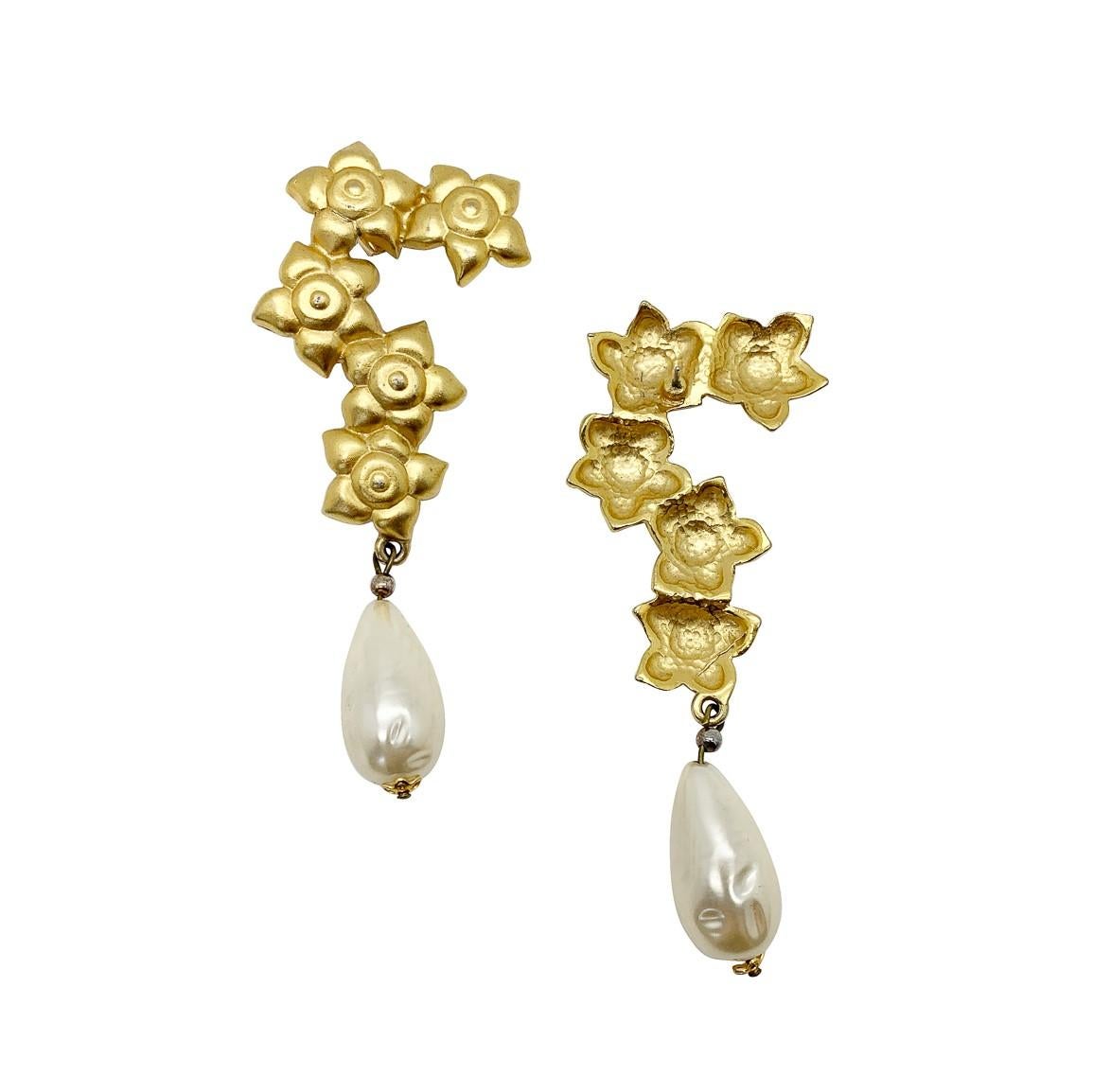 vintage statement floral baroque pearl earrings 1980s In Good Condition For Sale In Wilmslow, GB