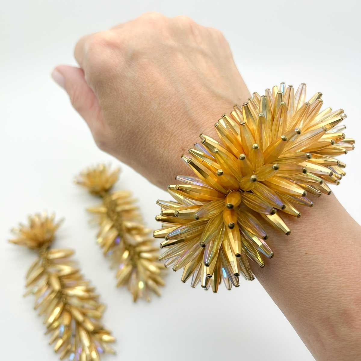 Statement Goldene Perlen Manschette & Ohrringe 1960er Jahre Vintage Statement im Zustand „Gut“ im Angebot in Wilmslow, GB