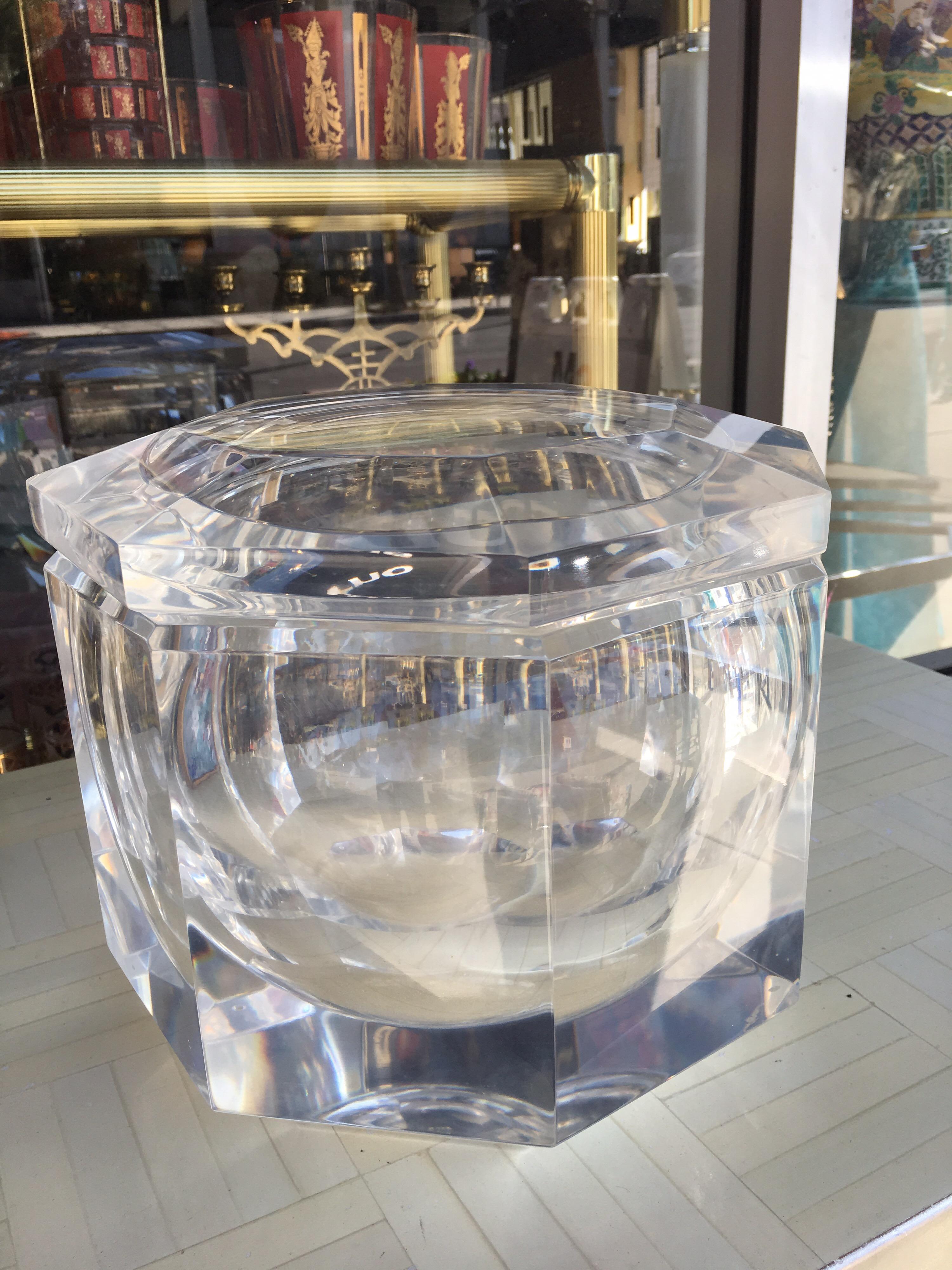 Vintage Statement Lucite Ice Bucket by Michael Kazan In Good Condition In Palm Springs, CA