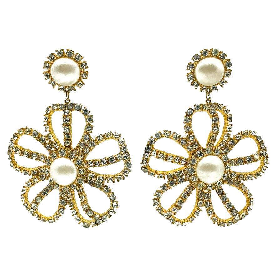 Vintage statement pearl and crystal flower power earring 1970s