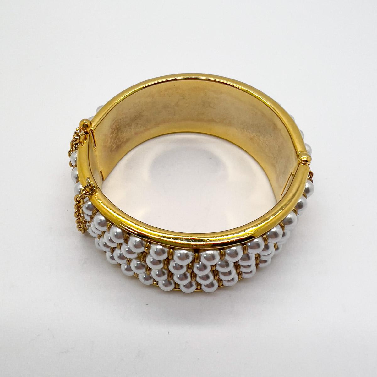 Women's Vintage Statement Whole Pearl Bangle 1980s For Sale