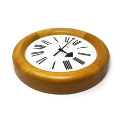 Pendule murale Stationmaster 611 en chêne d'Arthur Umanoff pour Howard Miller