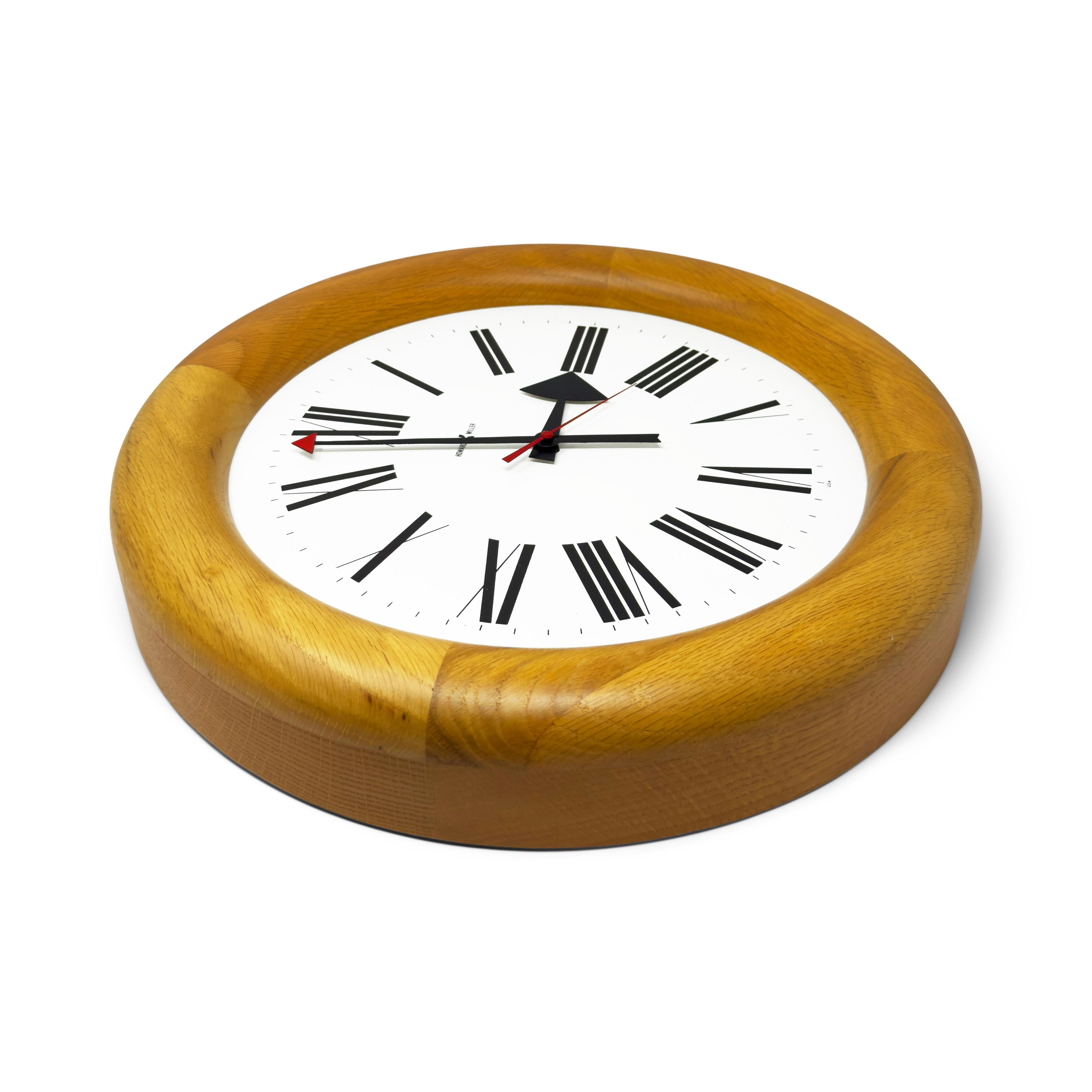 Mid-Century Modern Pendule murale Stationmaster 611 en chêne d'Arthur Umanoff pour Howard Miller en vente