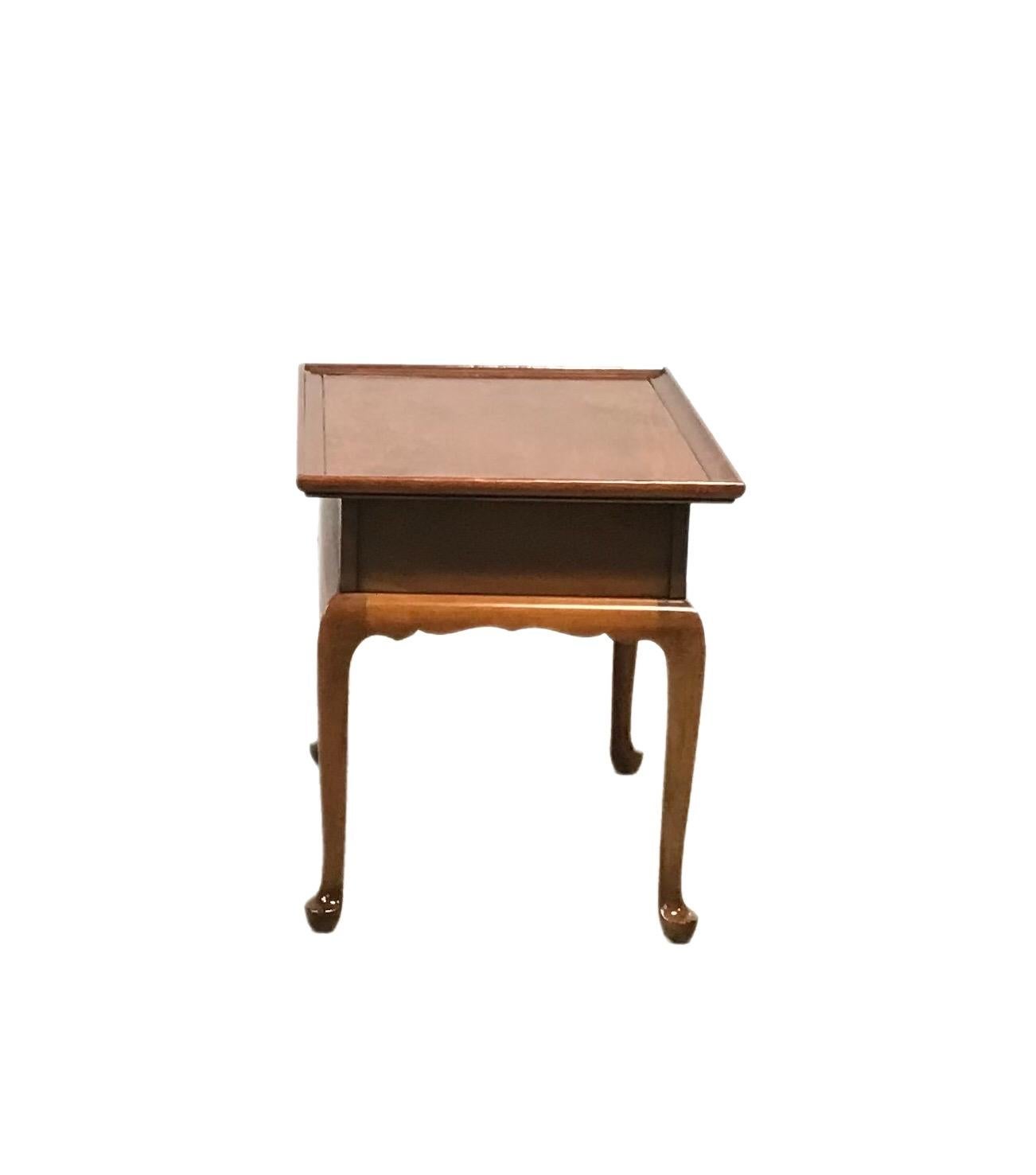 Queen Anne Vintage Statton Cherry End Table For Sale