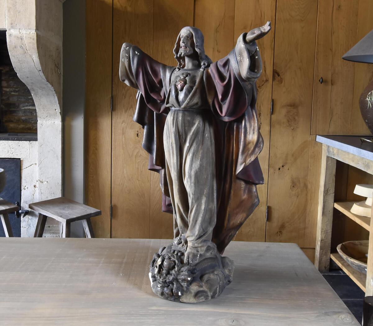 Vintage-Statue des Heiligen Herzens Jesus Christ  (Belgisch) im Angebot