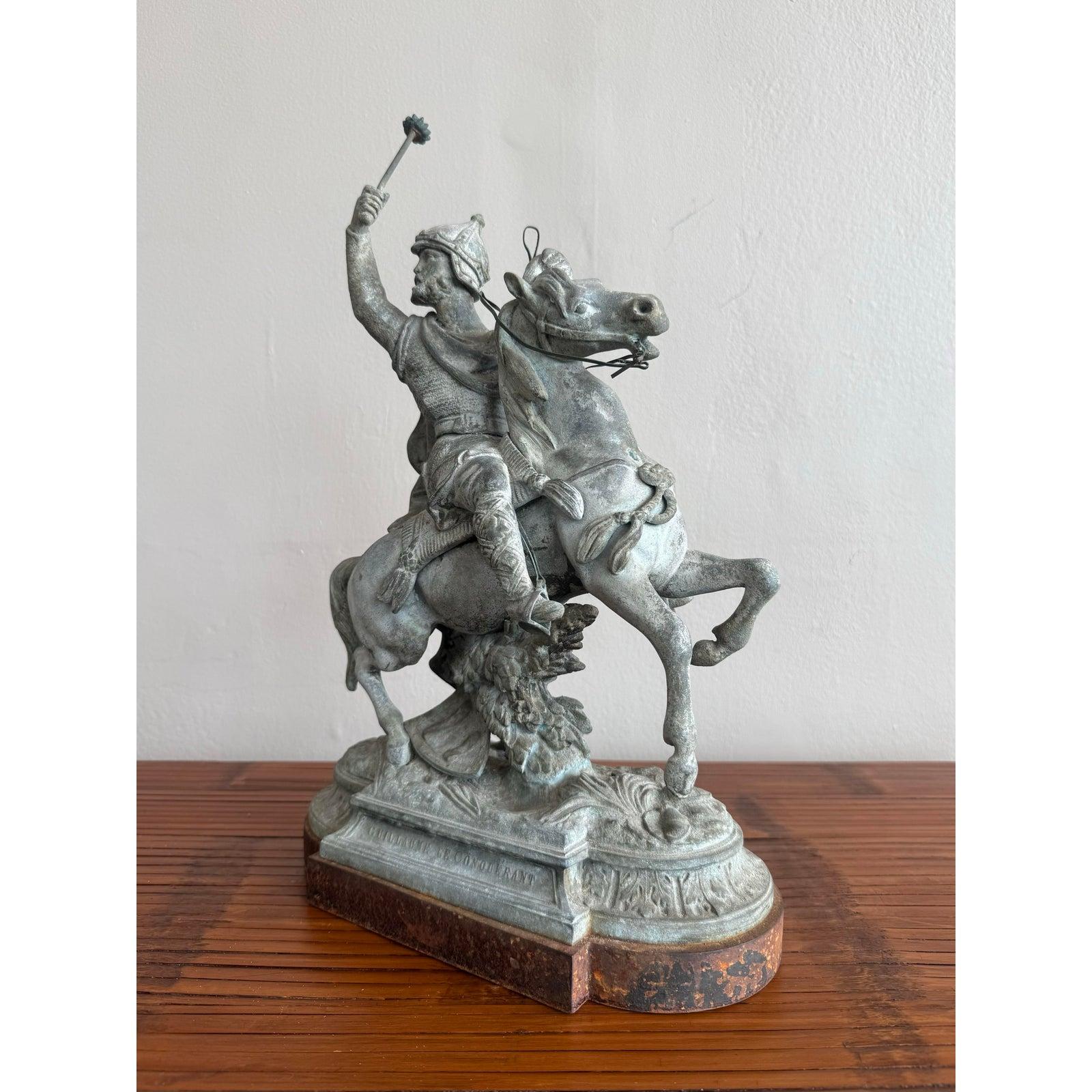 Americano Statua Vintage con guerriero a cavallo in vendita