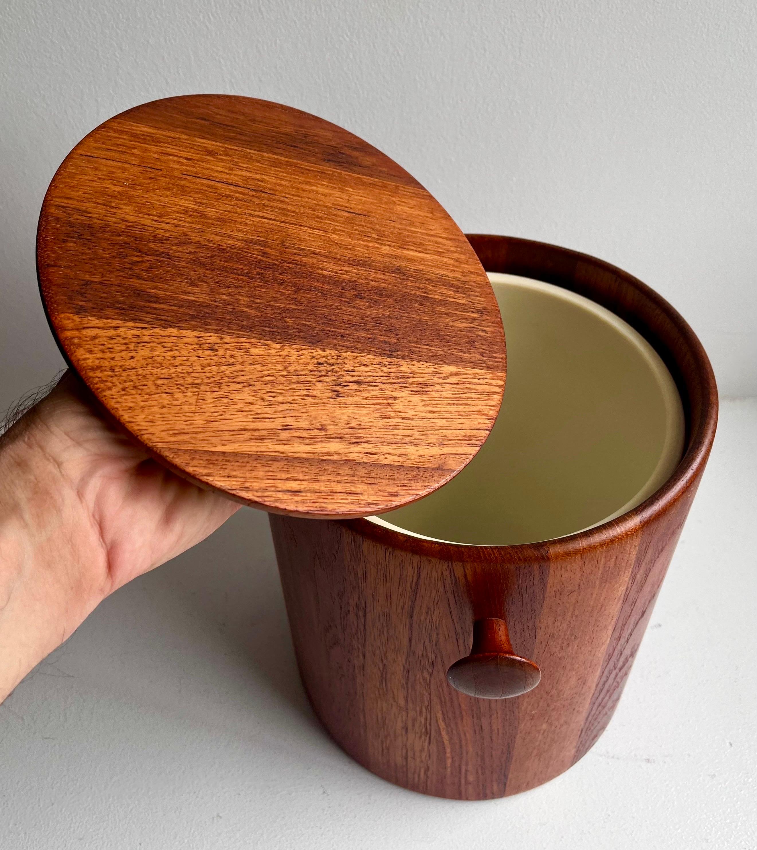 Vintage Eiskübel aus Teakholz von Flemming Digsmed, Dänemark, ca. 1960 im Zustand „Gut“ im Angebot in Philadelphia, PA