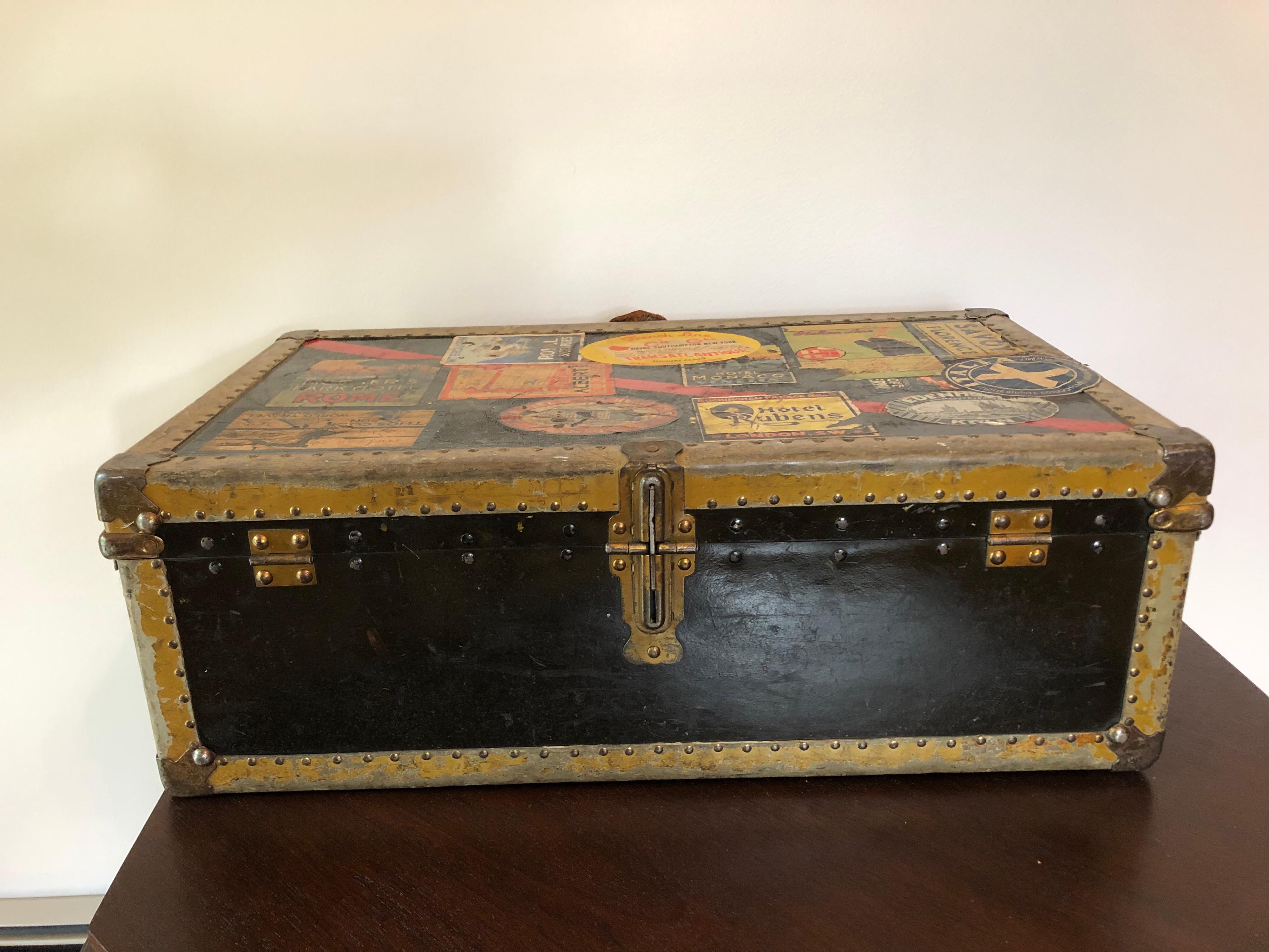 Vintage Steamer Trunk by Excelsior In Fair Condition In Stockton, NJ