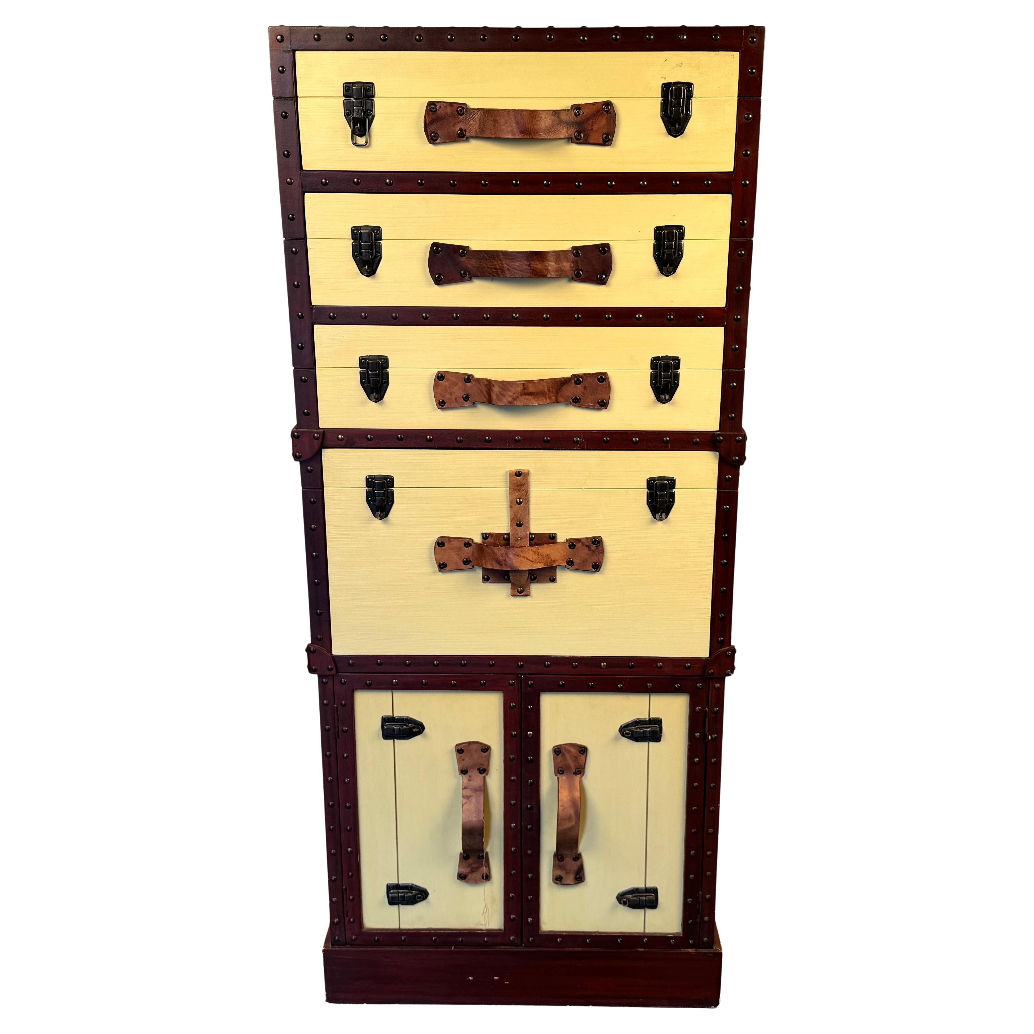 Cassettiera con baule a vapore vintage