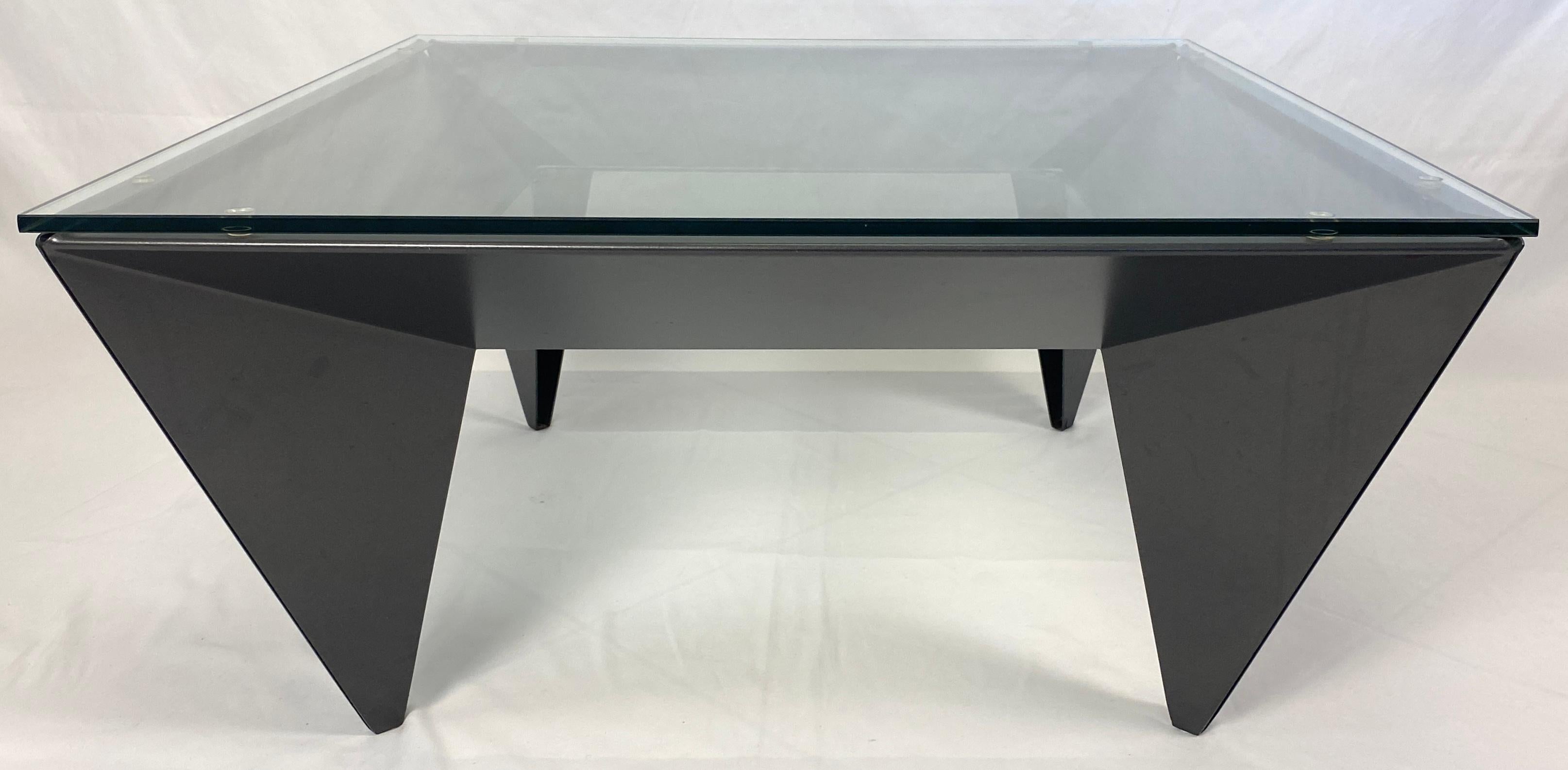 Américain Table basse vintage en acier et verre conçue par Elaine Cohen pour DIA en vente
