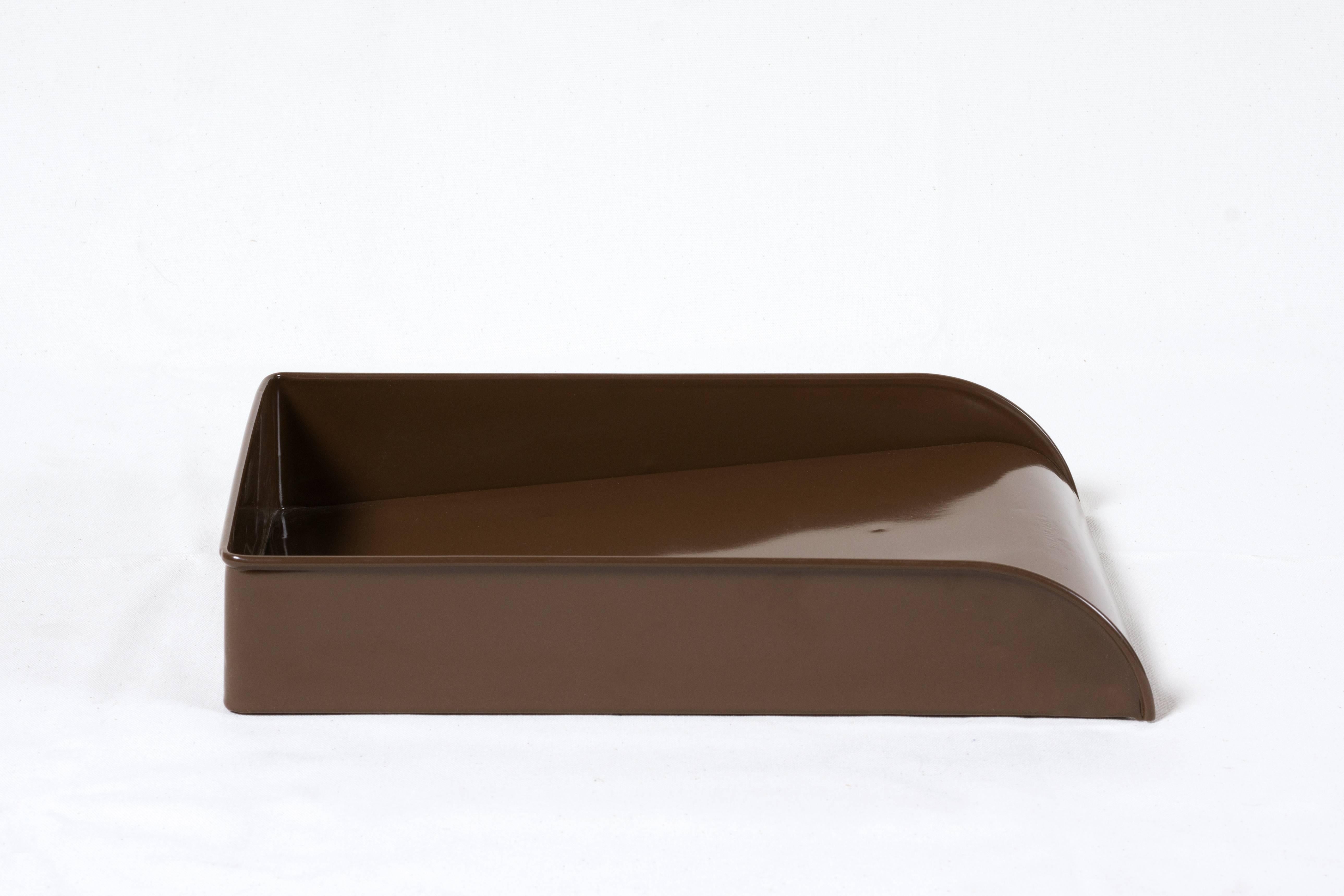 Vintage Art Deco office letter, memo or mail tray powder-coated in Classic brown. This uniquely finished organizational piece is sure to keep your retro office in tip-top shape. 

Dimensions: 15