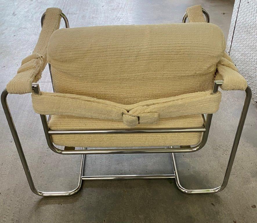 Mid Century Steel Lounge Chair w/ Updated  Upholstery In Good Condition In Chicago, IL