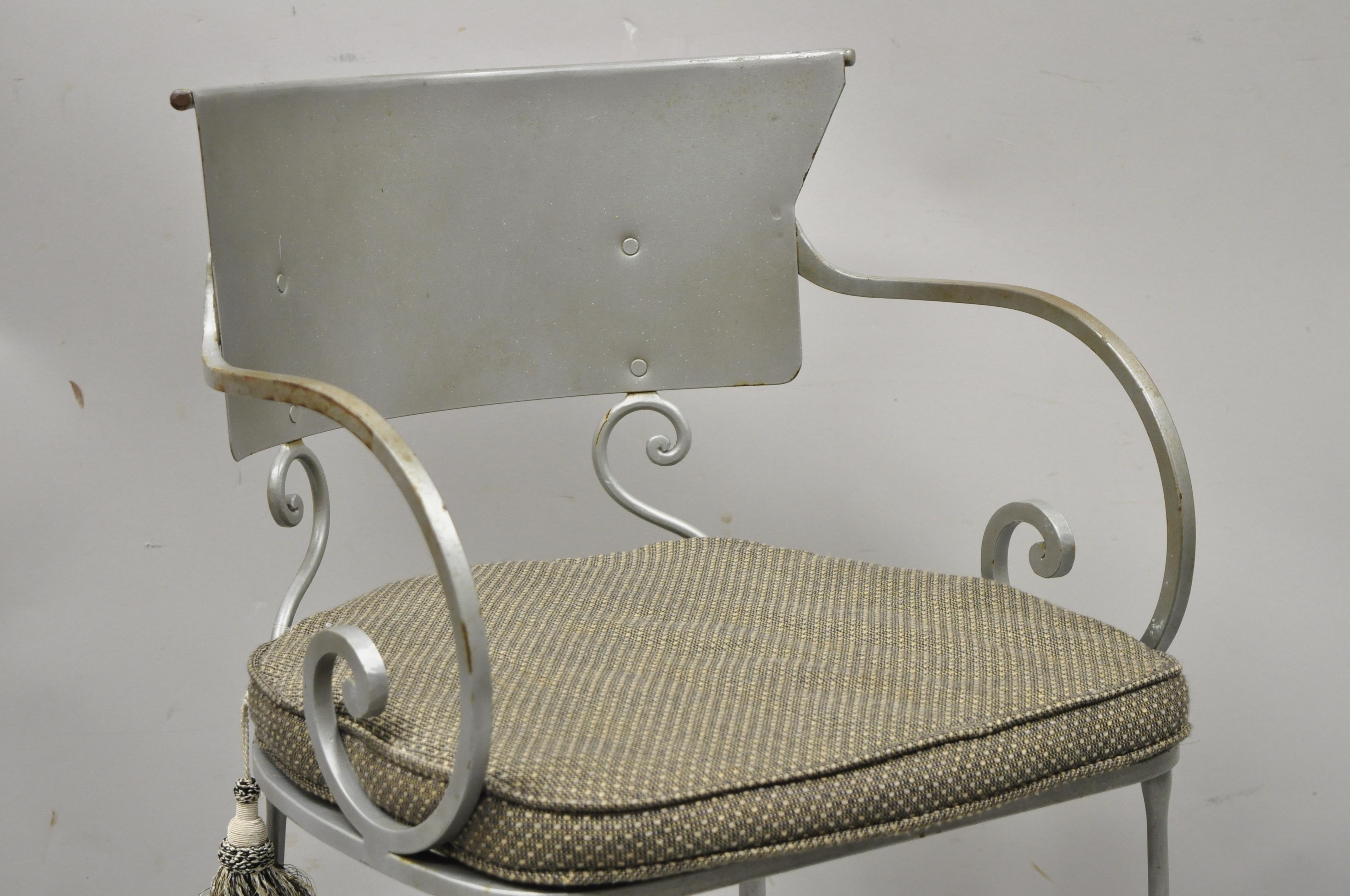 Vintage Steel Metal Hollywood Regency Scrolling Arm Dining Chairs, Set of 4 In Good Condition In Philadelphia, PA