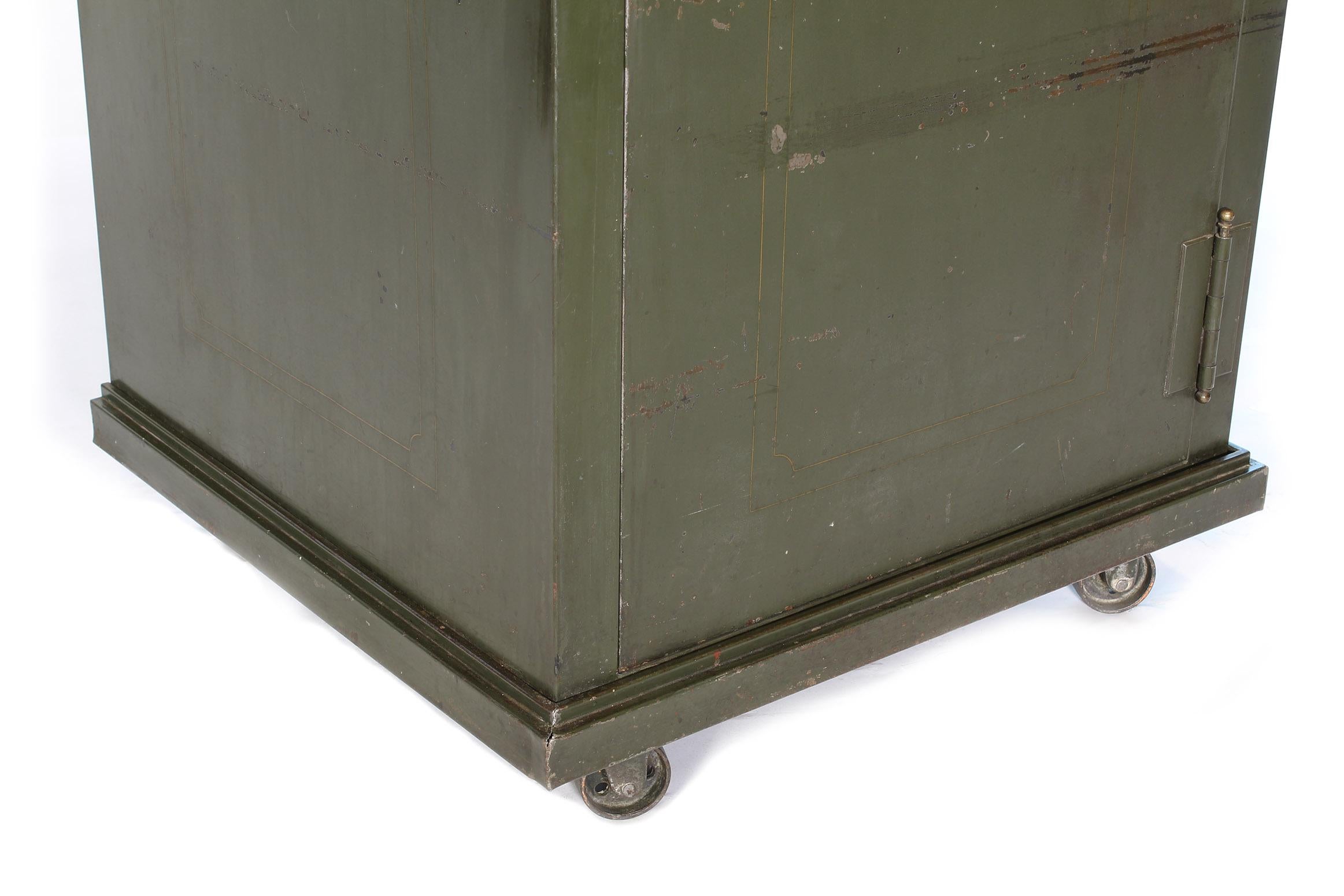 Vintage Steel Safe-Cabinet Co. Safe 1