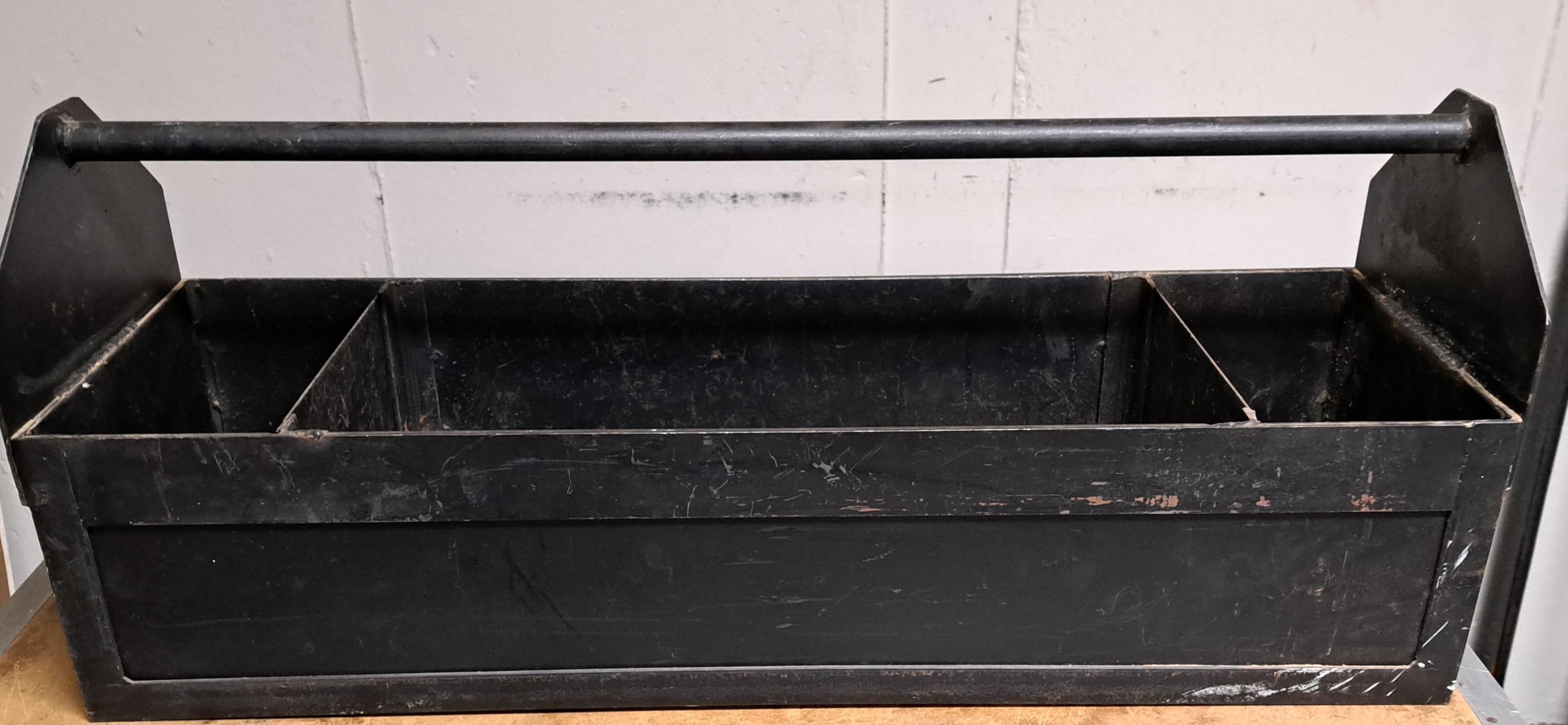 Americano Vaso porta attrezzi d'epoca in acciaio in vendita