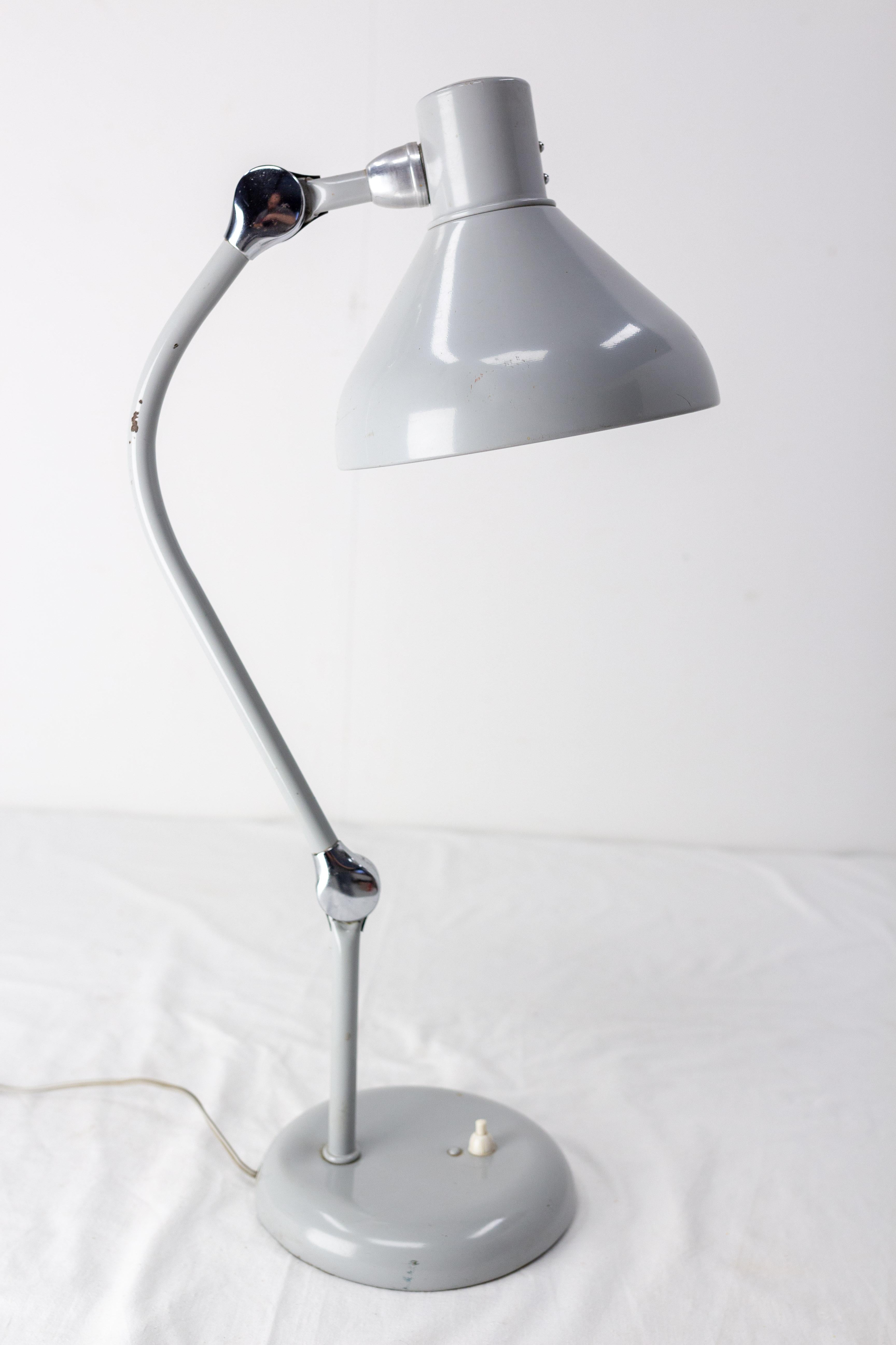 Lámpara de mesa vintage de acero Jumo GS1, circa 1950 Francés en venta