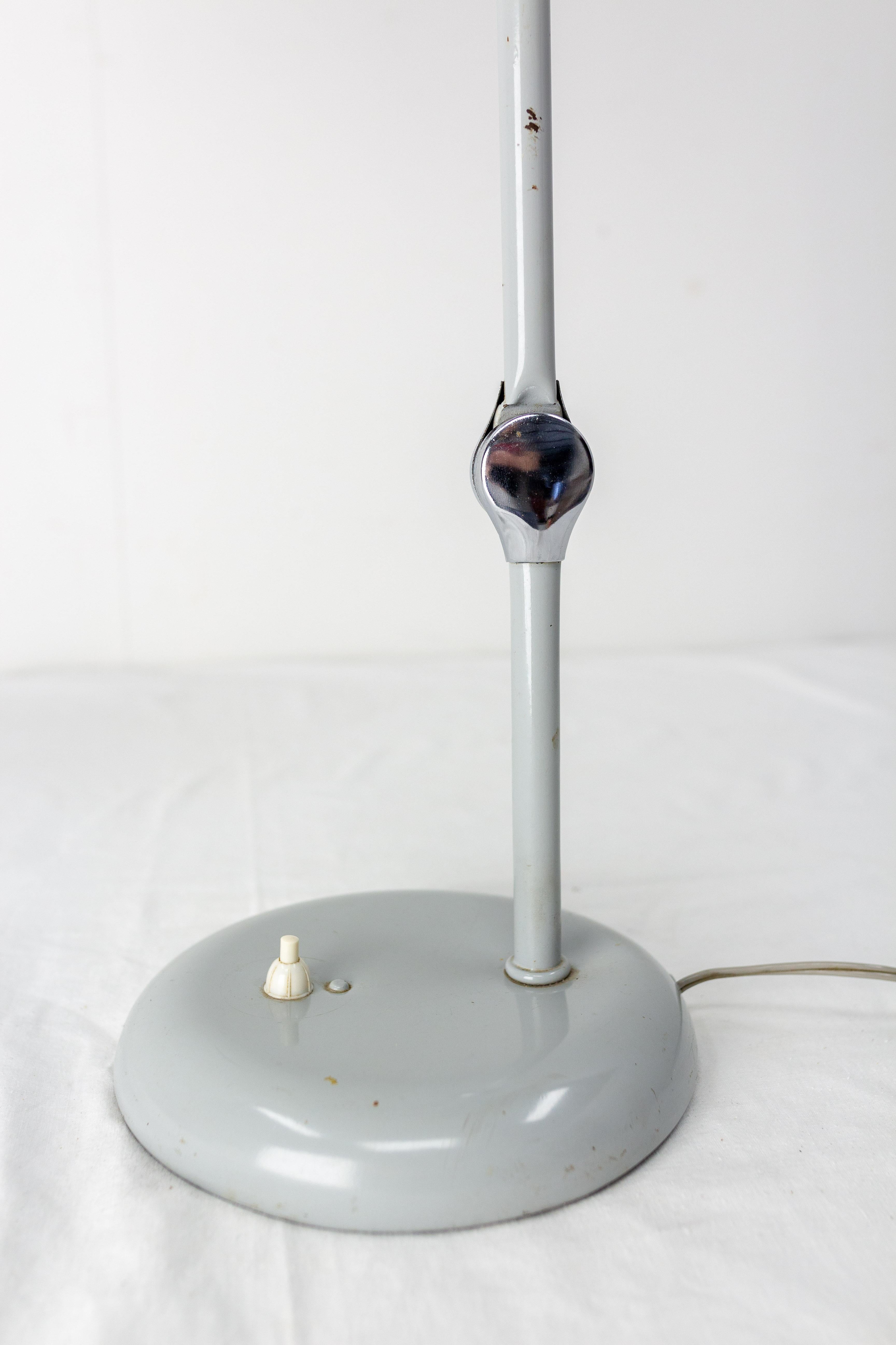 Lámpara de mesa vintage de acero Jumo GS1, circa 1950 en venta 1