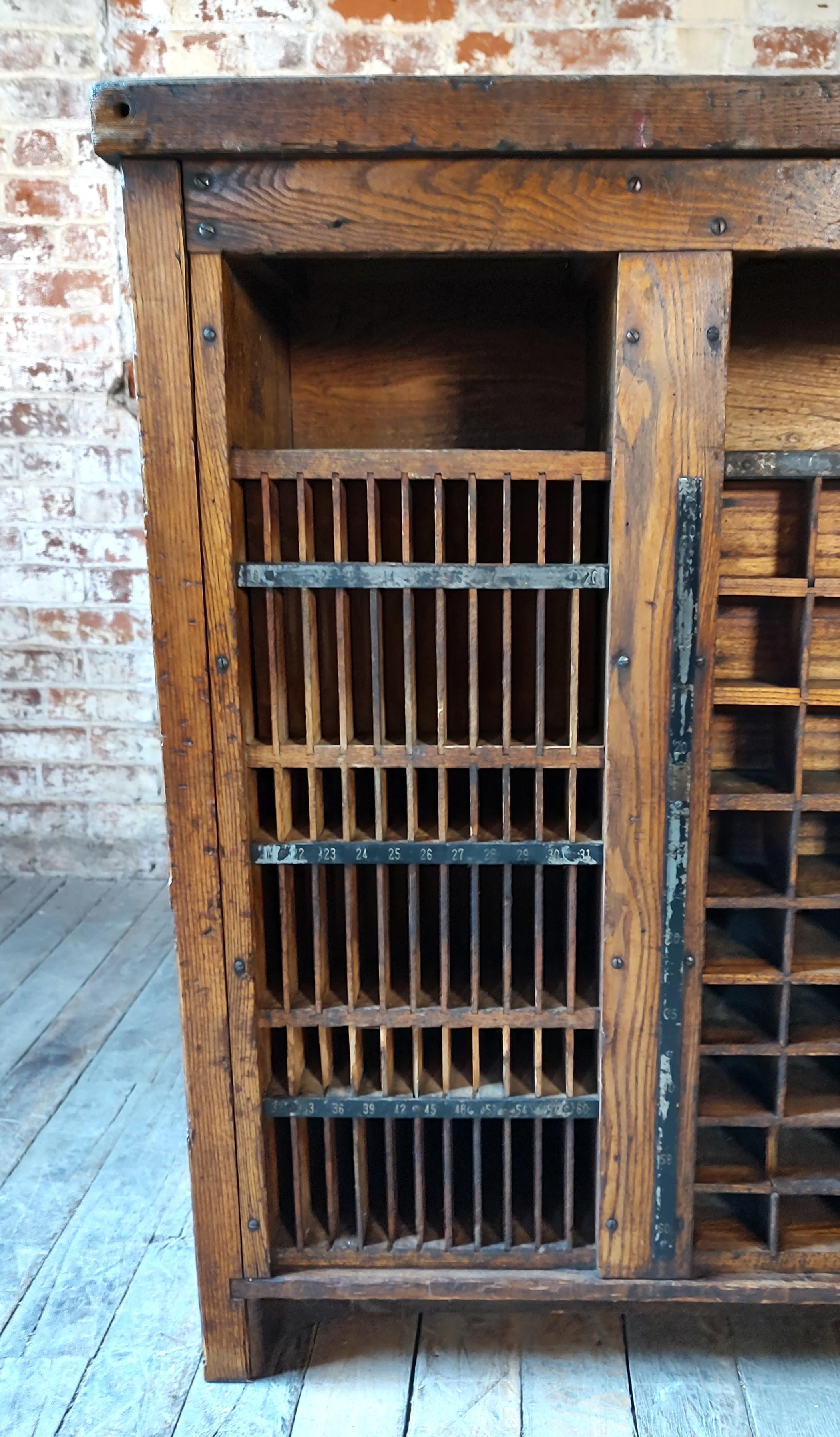 Vintage Stahlplatte Display Tisch / Kücheninsel im Angebot 9