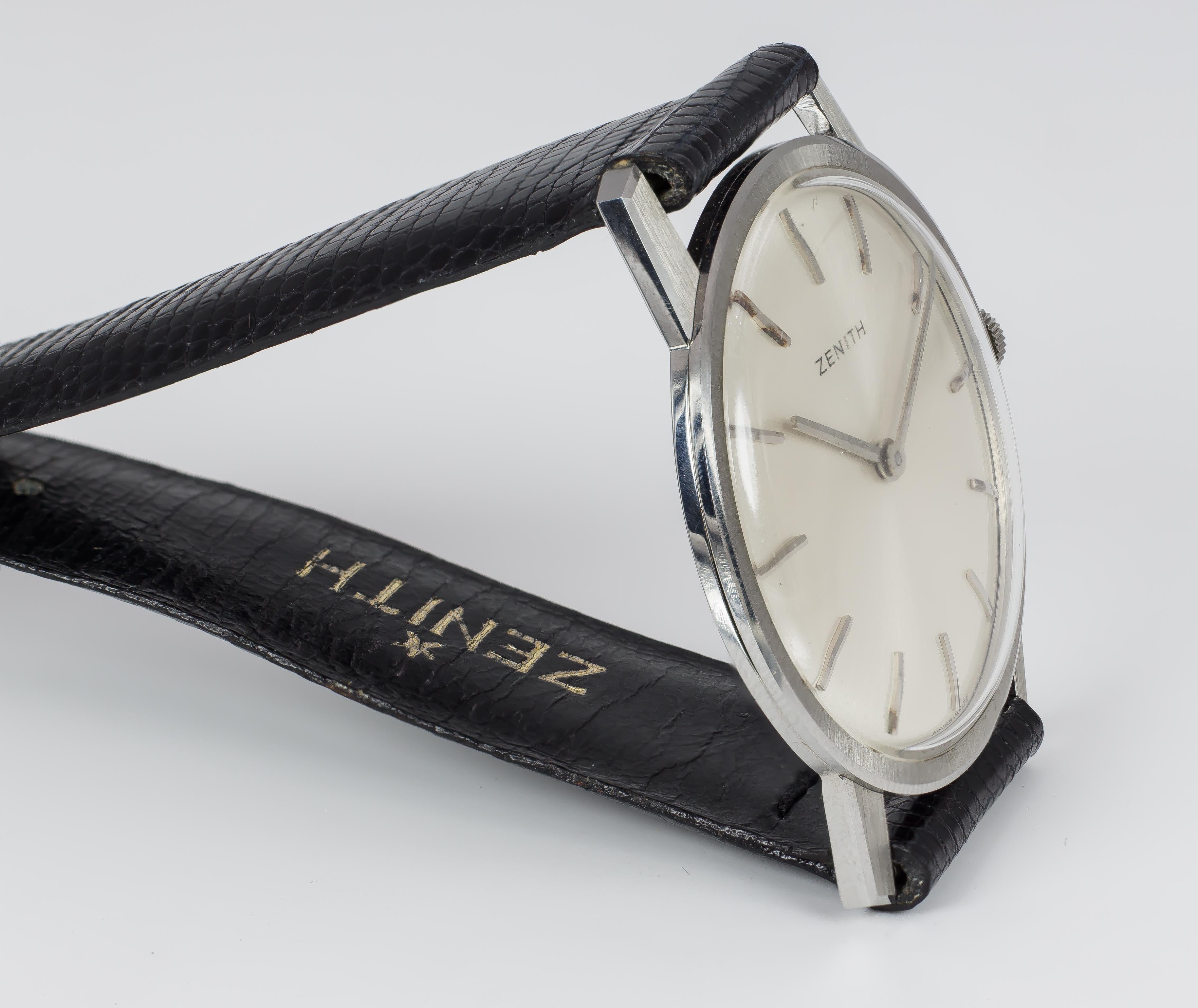 A vintage steel Zenith wrist watch, dating from the 1960s. 
It is a manual wind watch. 

BRAND
Zenith

MATERIALS
Steel

MEASUREMENTS
Diameter: 33 mm
