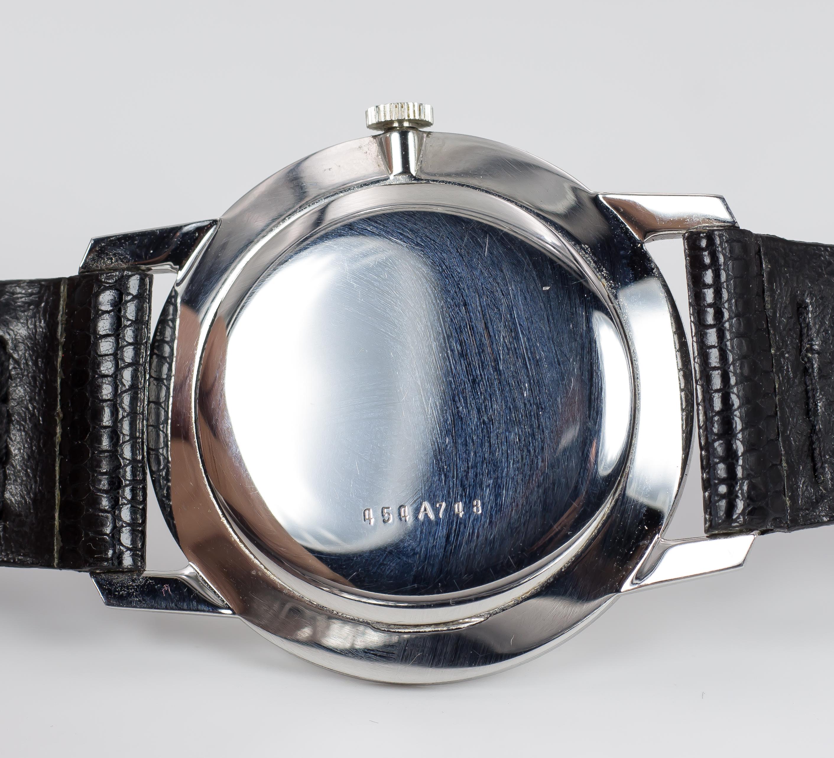 Vintage Steel Zenith Wristwatch, 1960s In Good Condition For Sale In Bologna, IT