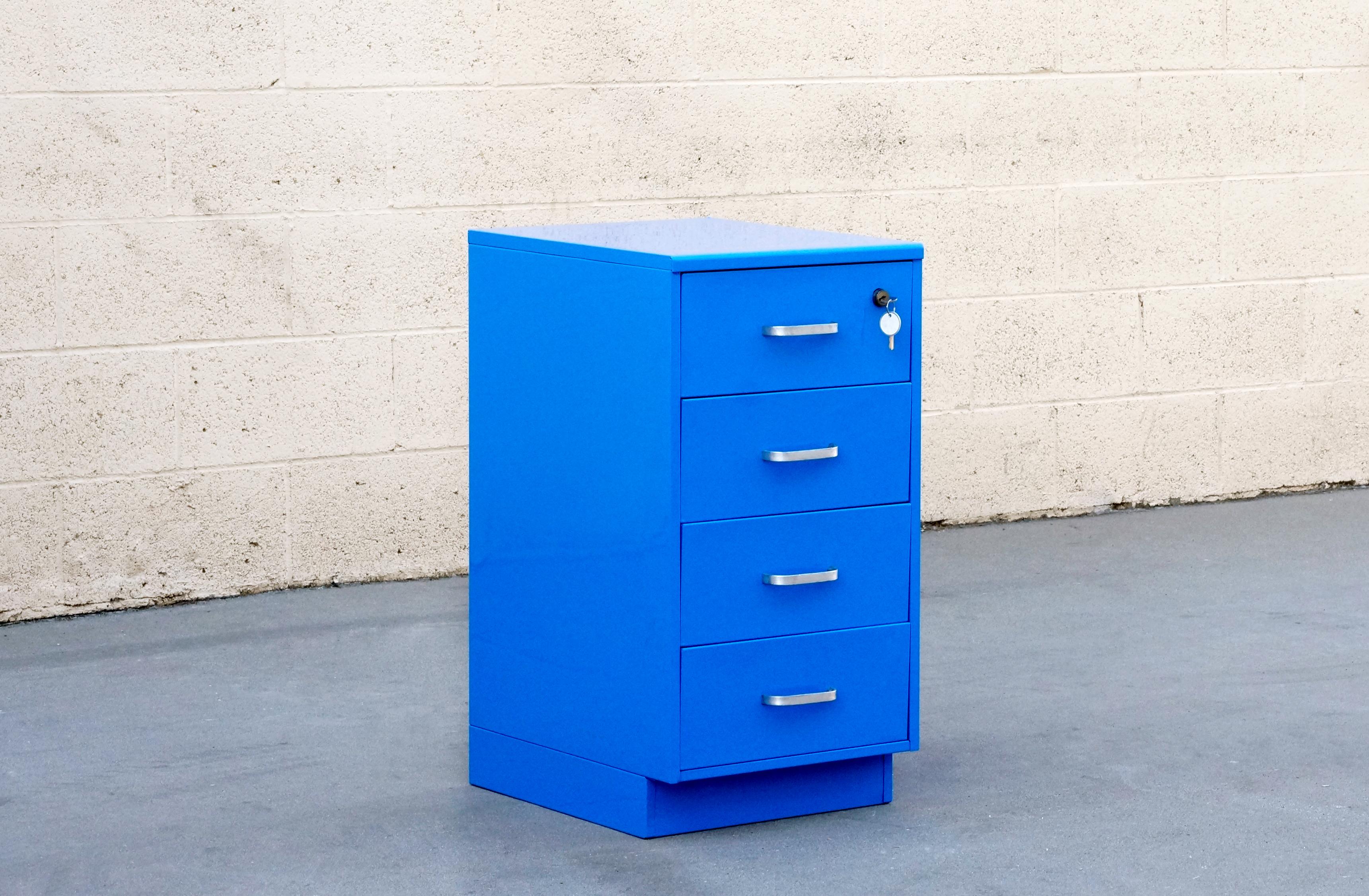 Vintage Steelcase File Cabinet, Refinished in Blue (Moderne der Mitte des Jahrhunderts)