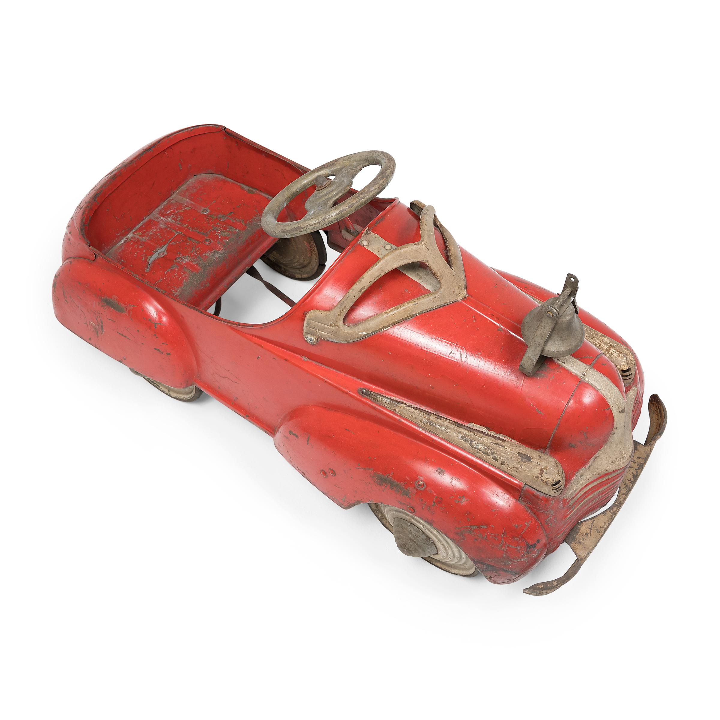 Vintage Steel craft Fire Chief Pedal Car In Good Condition In Chicago, IL