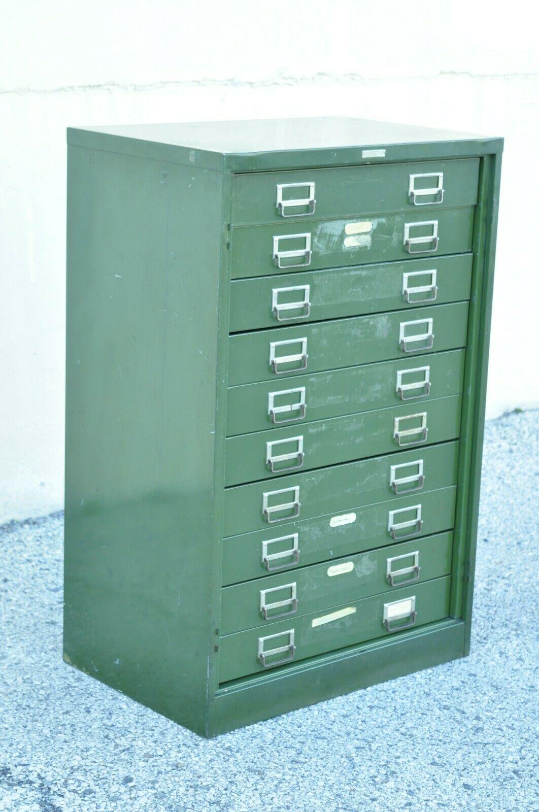 Vintage Steelmaster Green Steel metal 10 drawer tool parts cabinet file cabinet chest. Item features steel metal construction, green painted finish, original label, 10 drawers, quality American craftsmanship. Circa Mid 20th Century. Measurements: