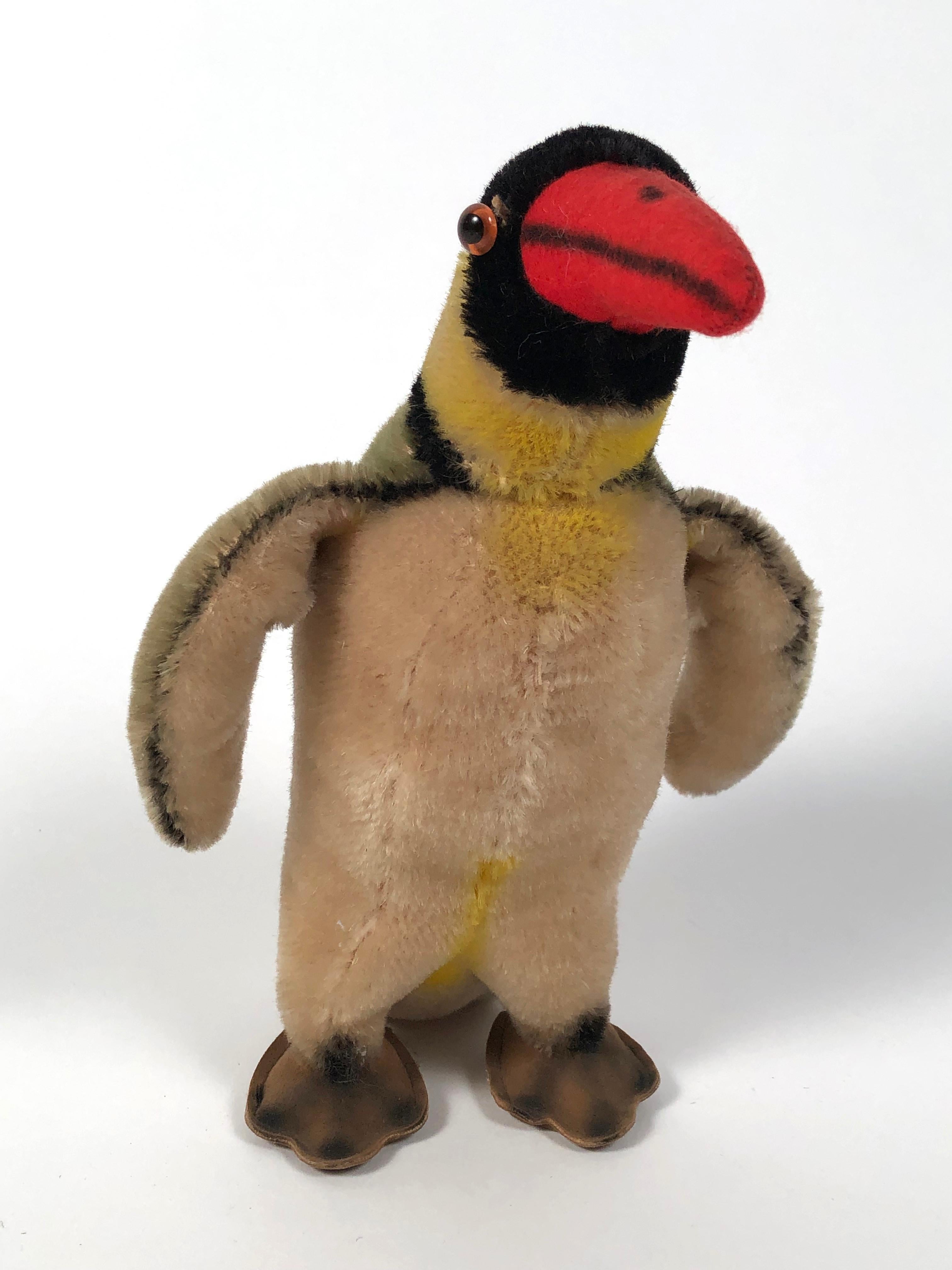 Vintage Steiff Penguin and Chick In Good Condition In Essex, MA