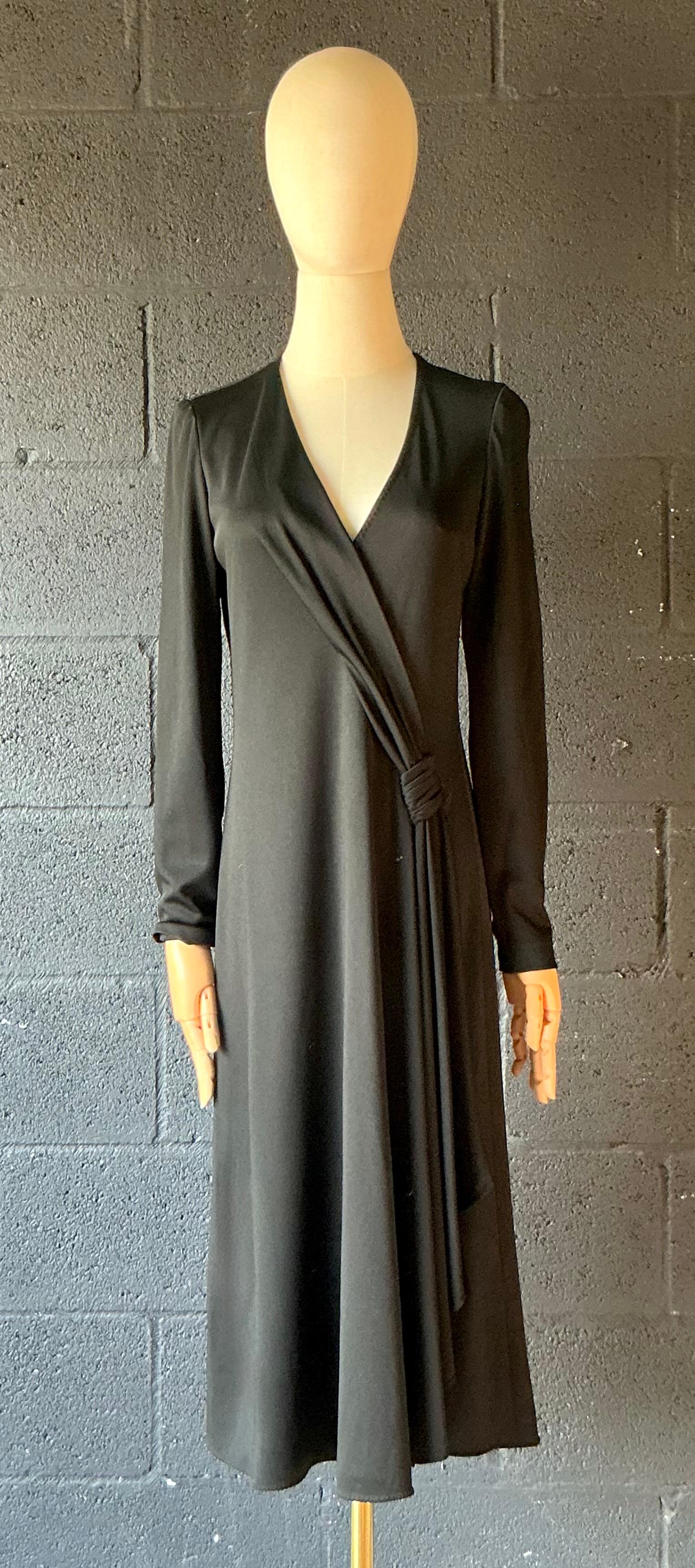 Vintage Stephen Burrows Schwarzes langärmeliges Maxikleid Damen im Angebot