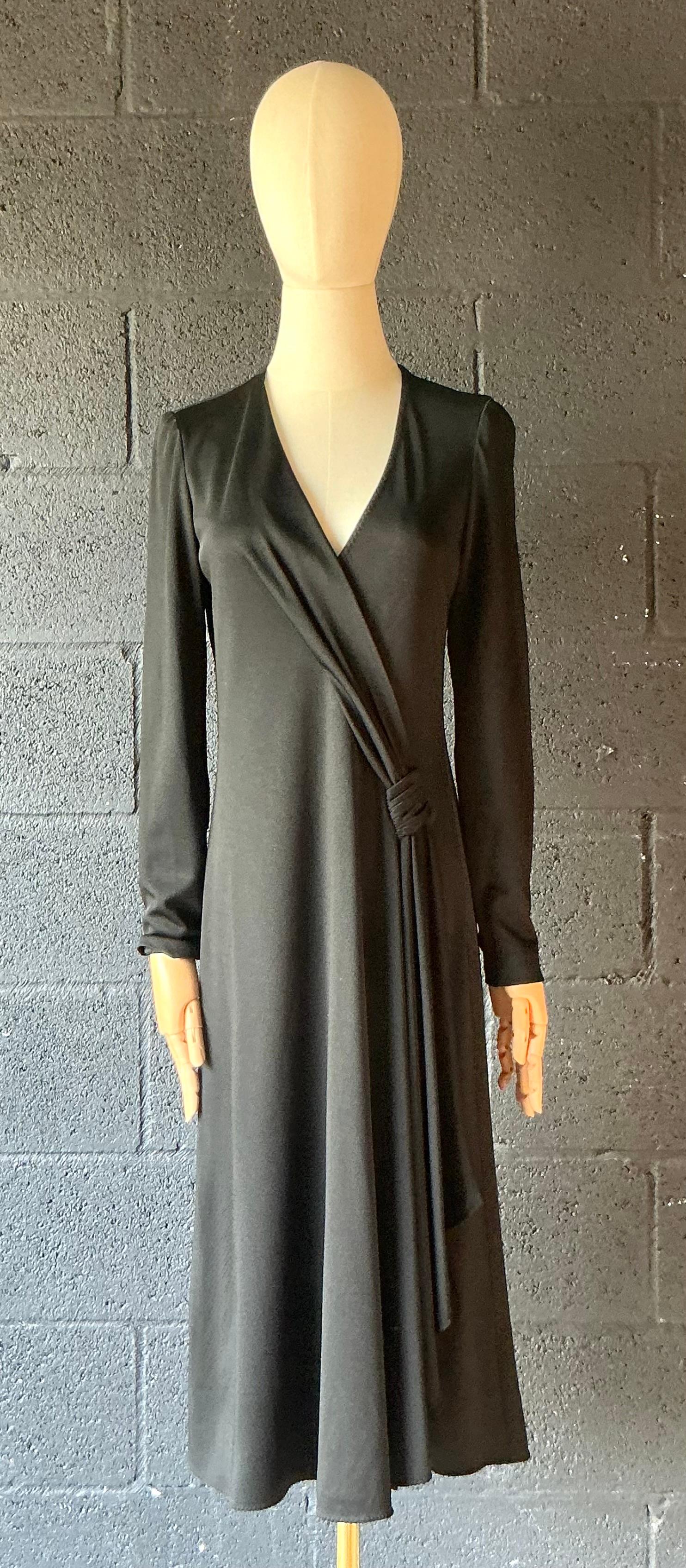 Vintage Stephen Burrows Schwarzes langärmeliges Maxikleid im Angebot 1