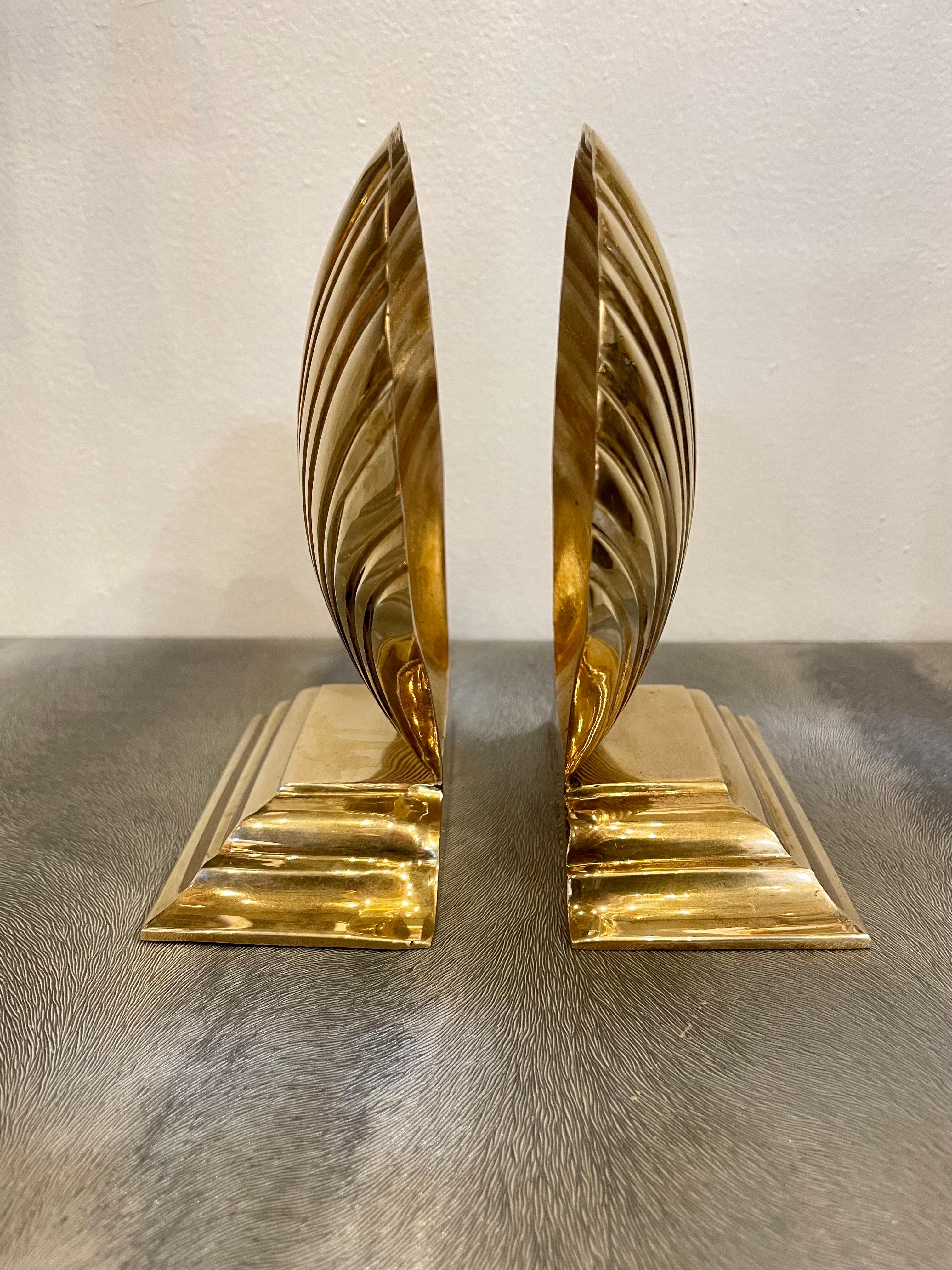 20th Century Vintage Stepped Brass Clam Shell Seashell Bookends