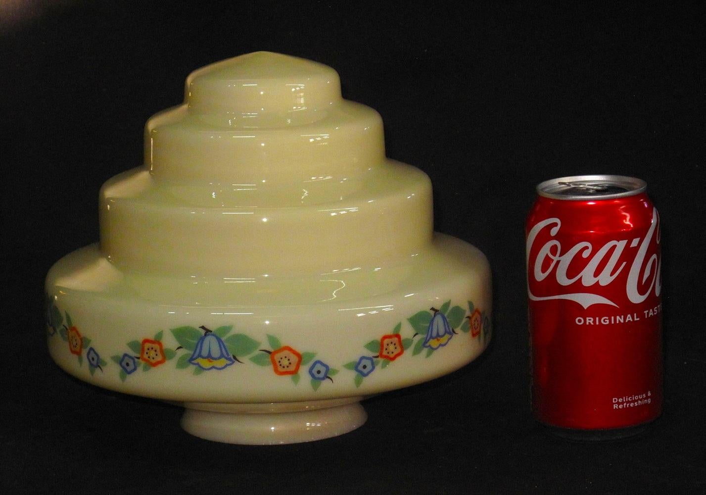 Vintage gestufte Custard Glas Globus mit Deco inspirierte florale Design im Angebot 4