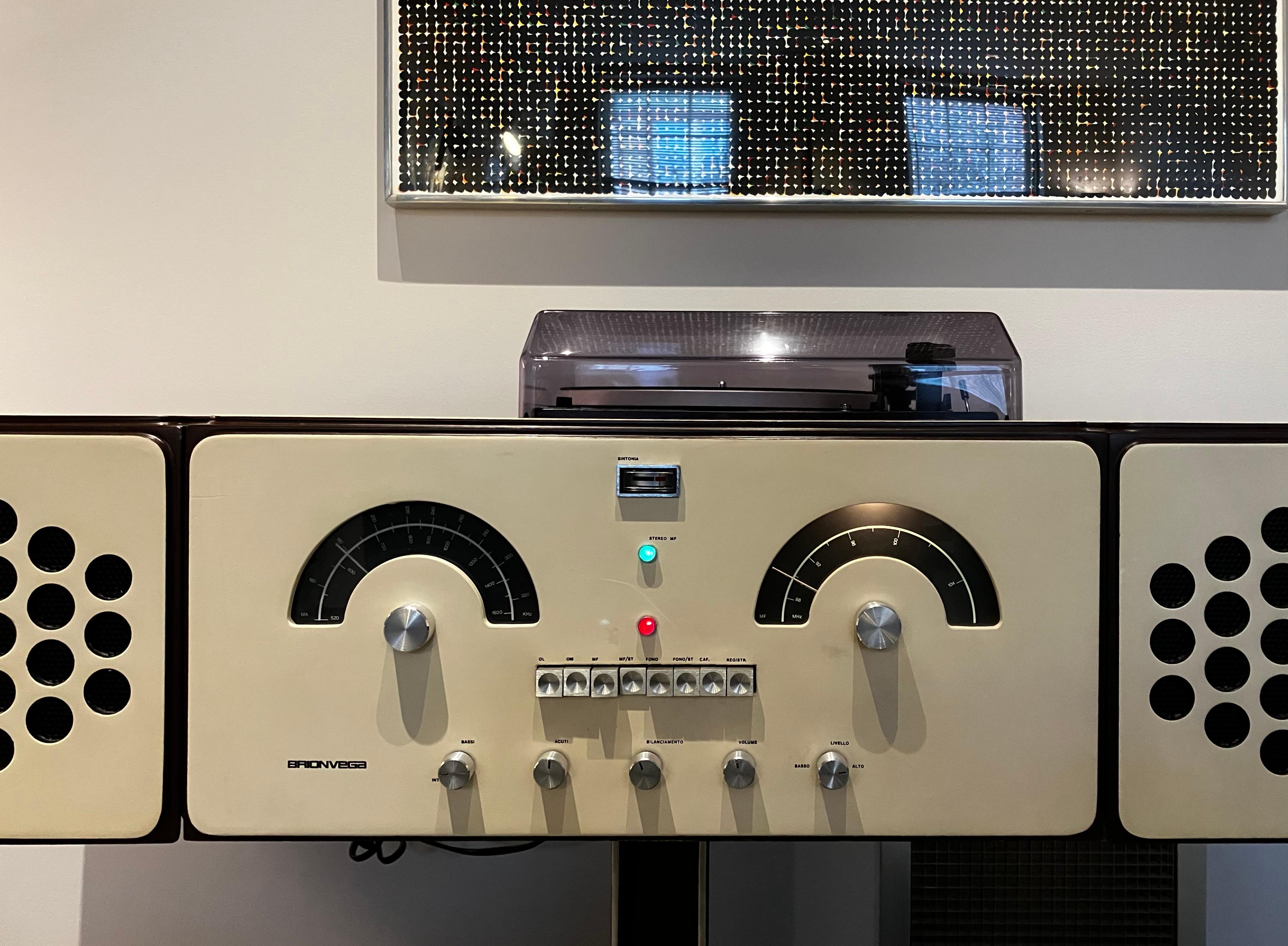Vintage Stereo Phonograph/AM FM Tuner-Konsole, Modell: Brionvega rr126 Radiogramm, Vintage (Italienisch) im Angebot