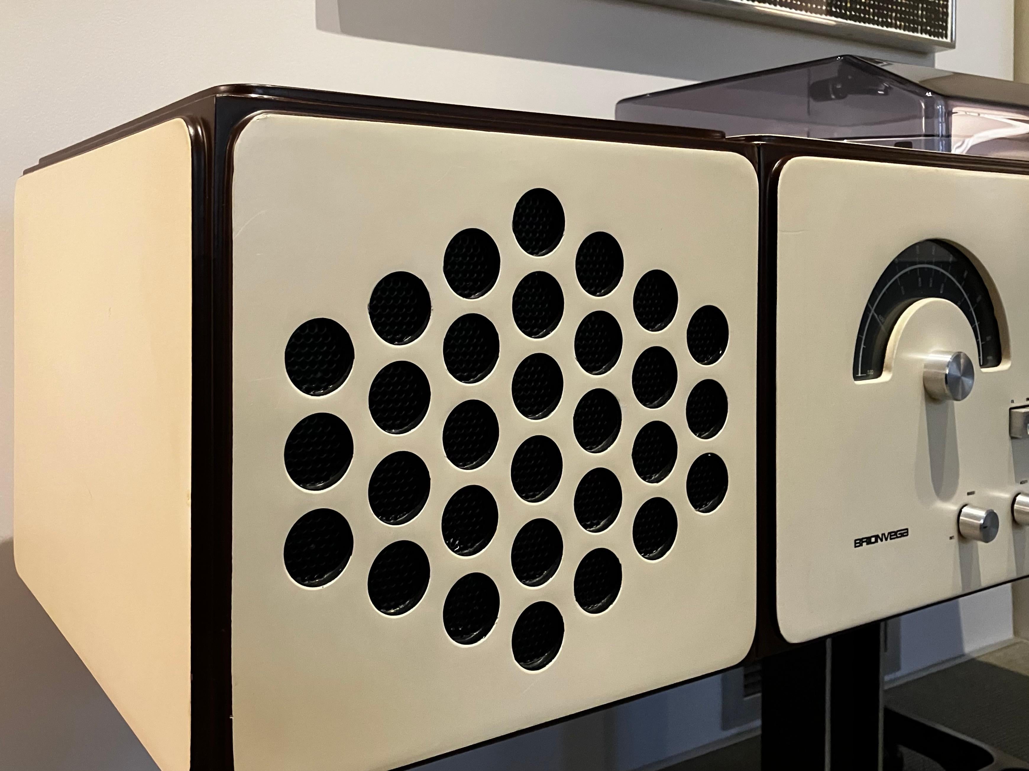 Vintage Stereo Phonograph/AM FM Tuner-Konsole, Modell: Brionvega rr126 Radiogramm, Vintage (20. Jahrhundert) im Angebot