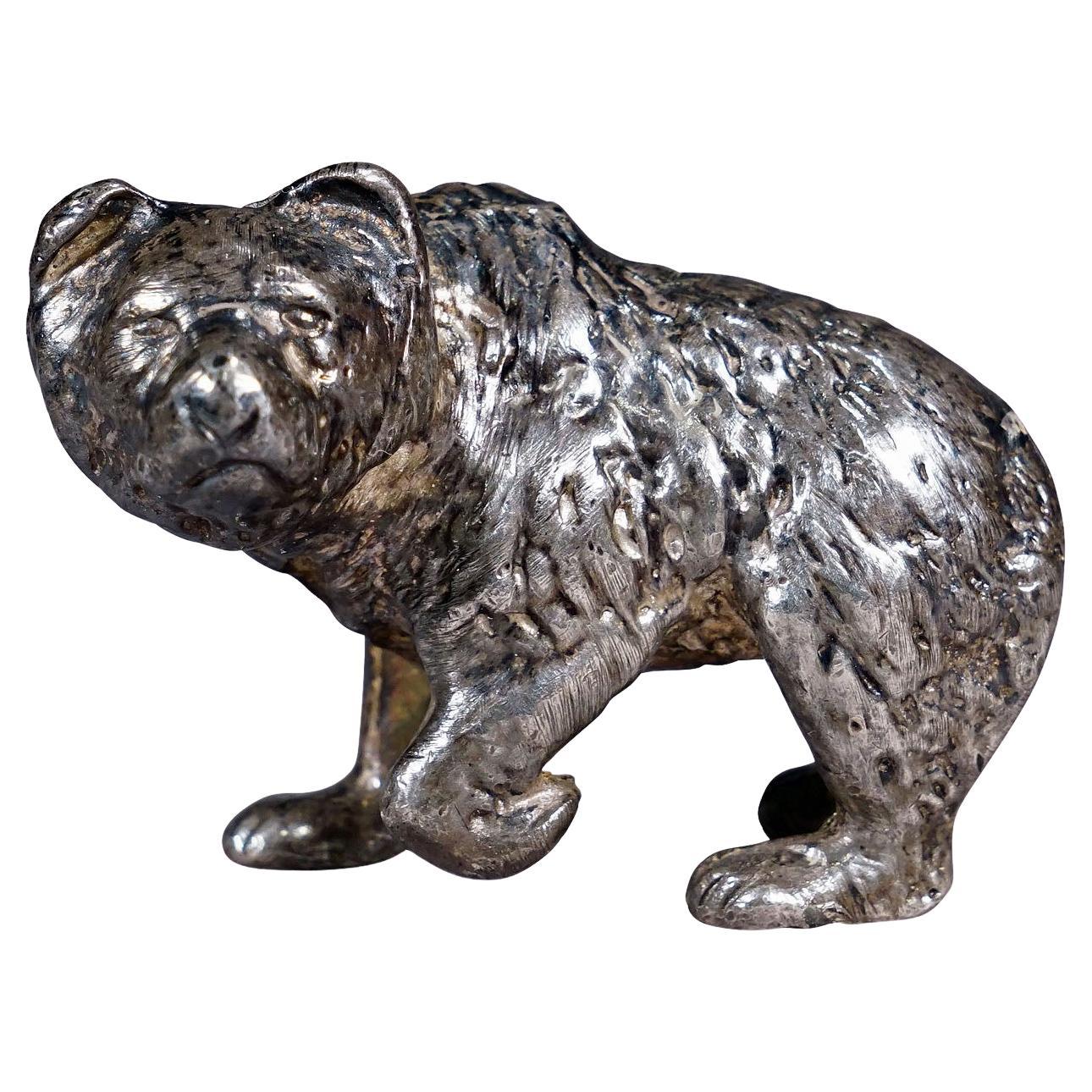 Fundición vintage de Sterling de un oso paseando