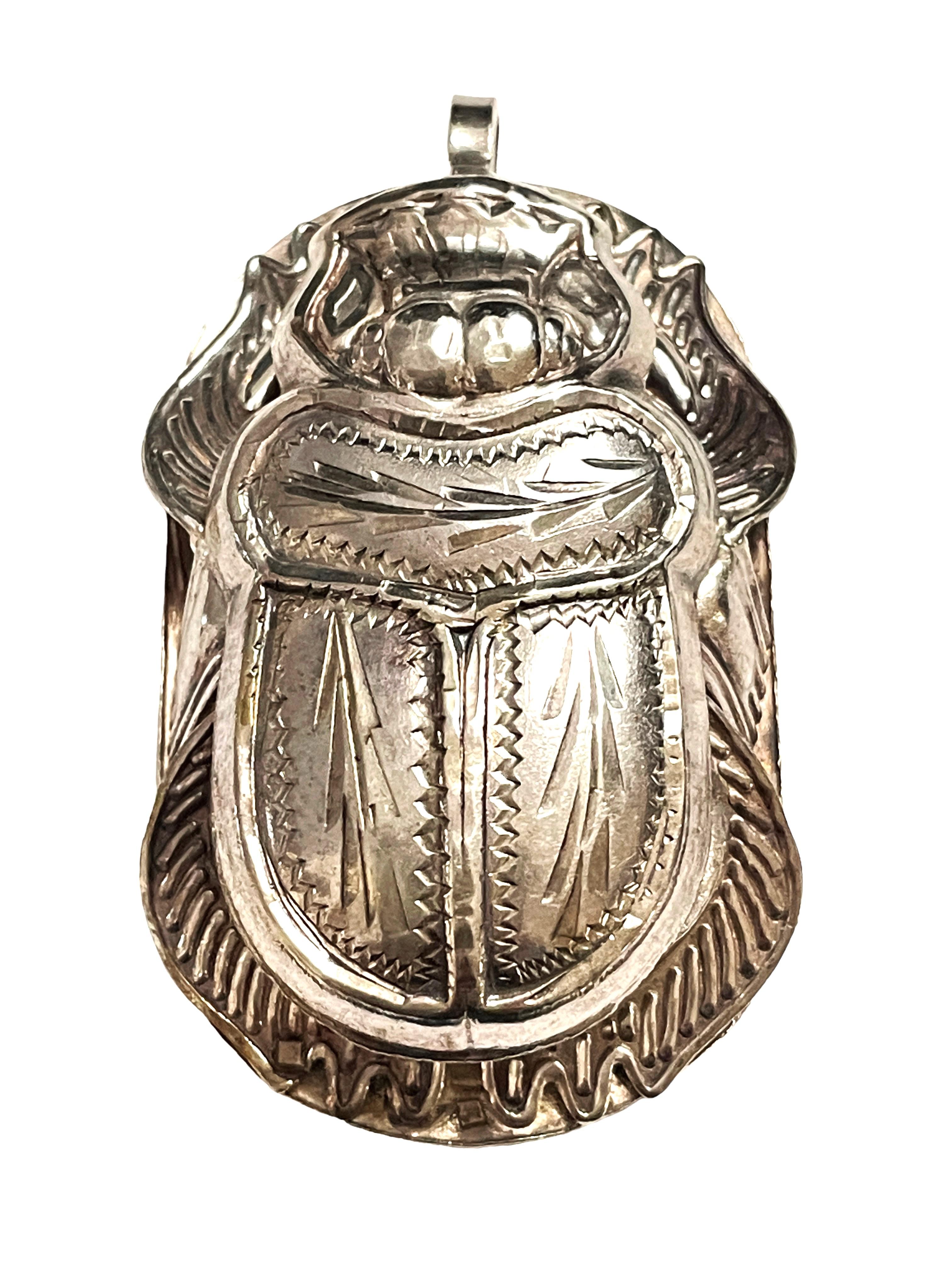 Vintage Sterling Egyptian Cartouche Hieroglyphics Scarab Necklace & Earrings In Excellent Condition In Eagan, MN