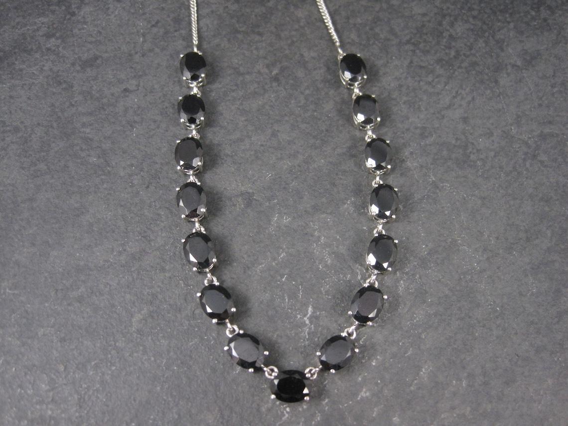 Collana vintage in argento sfaccettato con onice nero di 18 pollici in vendita 1
