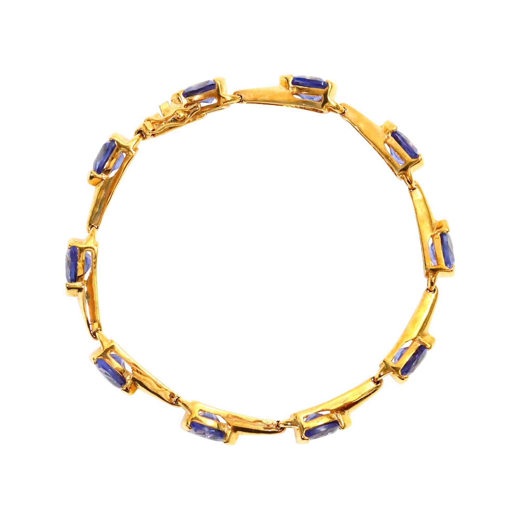 Vintage Sterling Gold Tone Link Bracelet with Blue Diamante Stones Circa 1990 Unisexe en vente
