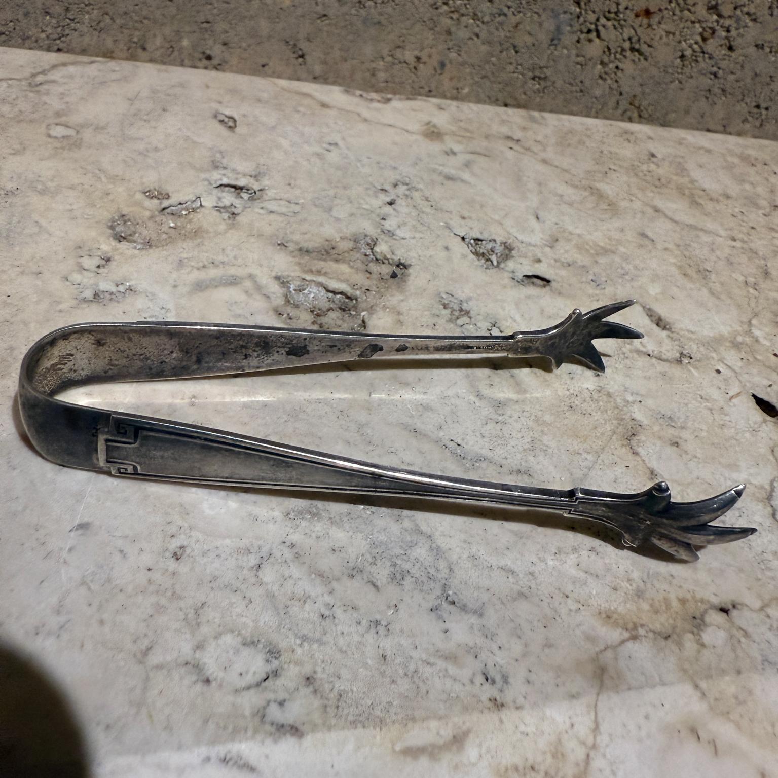 Argent sterling Vintage Sterling Ice or Sugar Thongs With Claws Stamped (Pince à glace ou à sucre estampillée) en vente