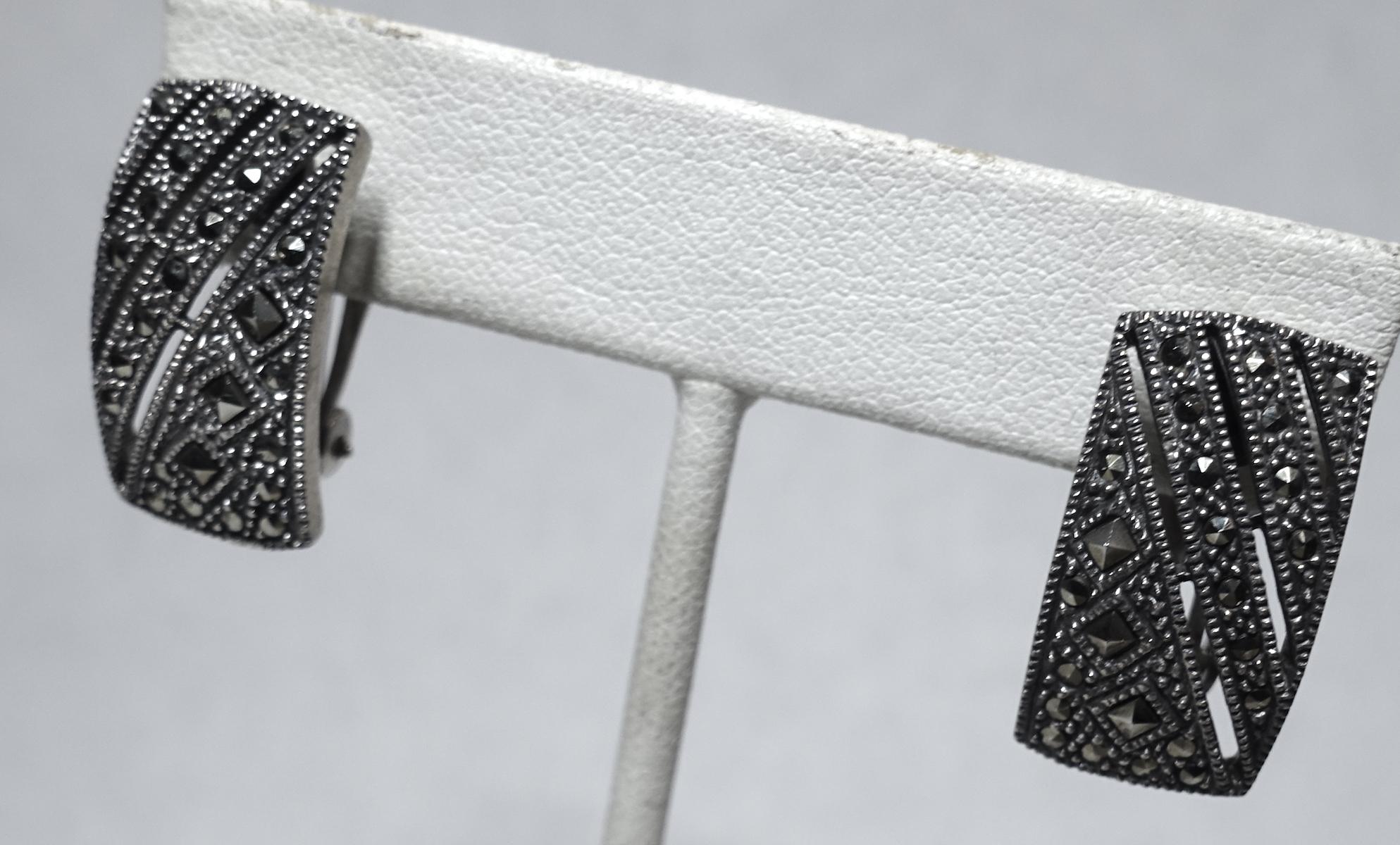 Vintage Sterling Marcasite Pierced Earrings In Good Condition In New York, NY