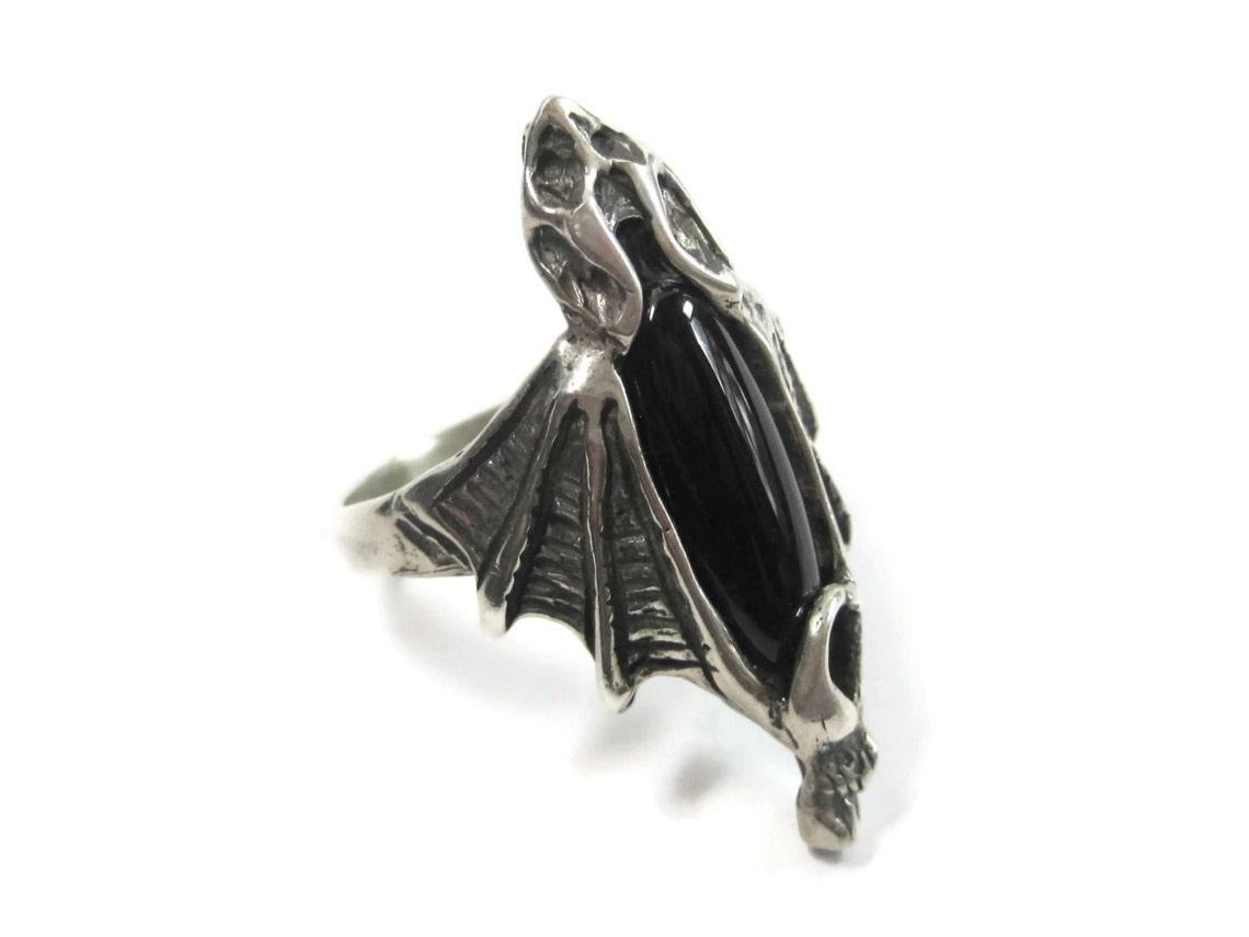 Vintage Sterling Onyx Vampire Bat Ring Size 12 In Excellent Condition For Sale In Webster, SD