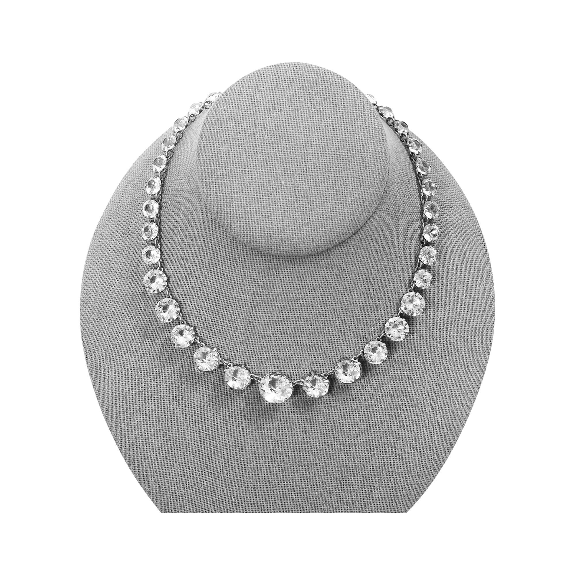 Vintage Enco Sterling Open Back Crystal Necklace. Les tailles sont graduées et s'étendent tout autour du cou.  Rien ne ressemble à un véritable collier de cristal à dos ouvert. L'éclat et la beauté de la peau rivalisent avec ceux d'une pierre
