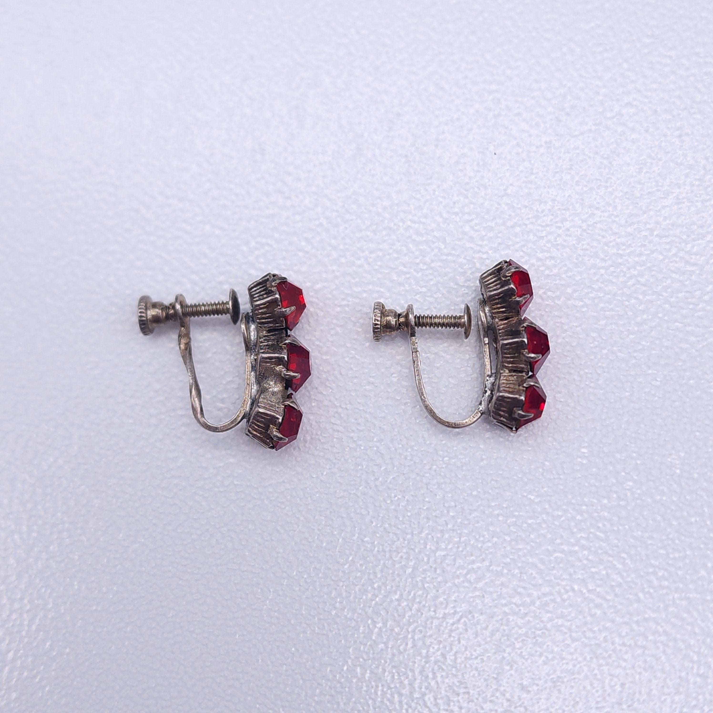 Retro Vintage Sterling Ruby Red Crystal Screw Back Earrings, Triple Gemstone Art Deco For Sale